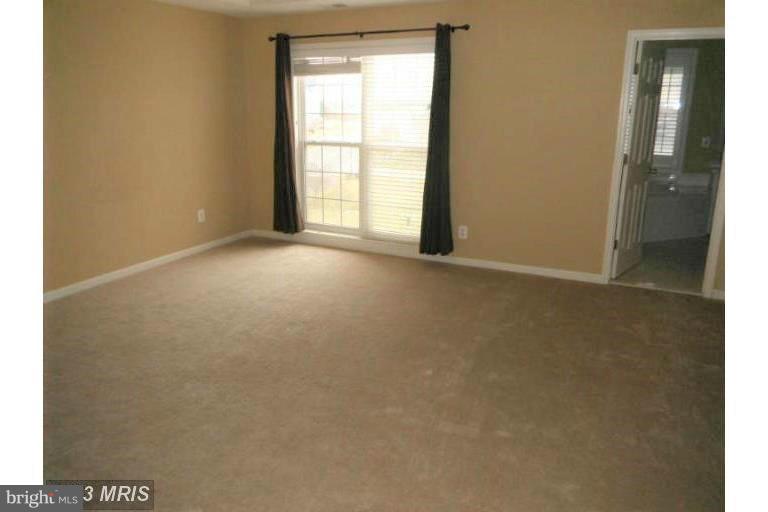 LOUDOUN PARKWAY CENTER - Residential Lease