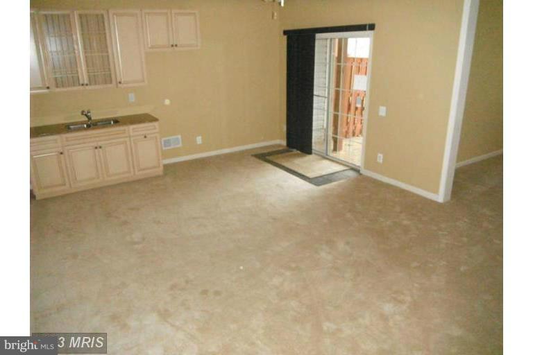 LOUDOUN PARKWAY CENTER - Residential Lease