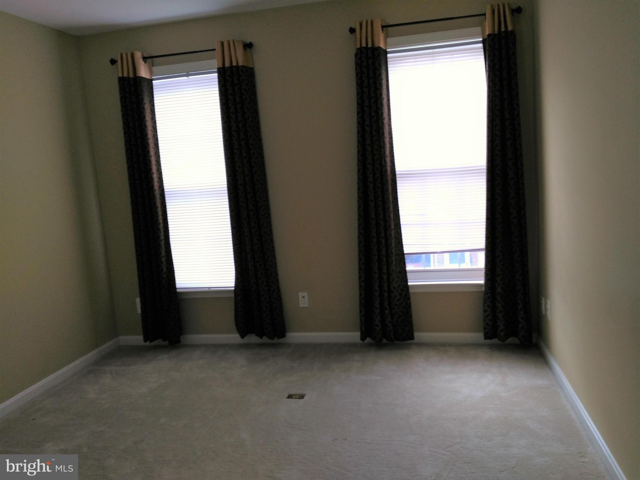 LOUDOUN PARKWAY CENTER - Residential Lease