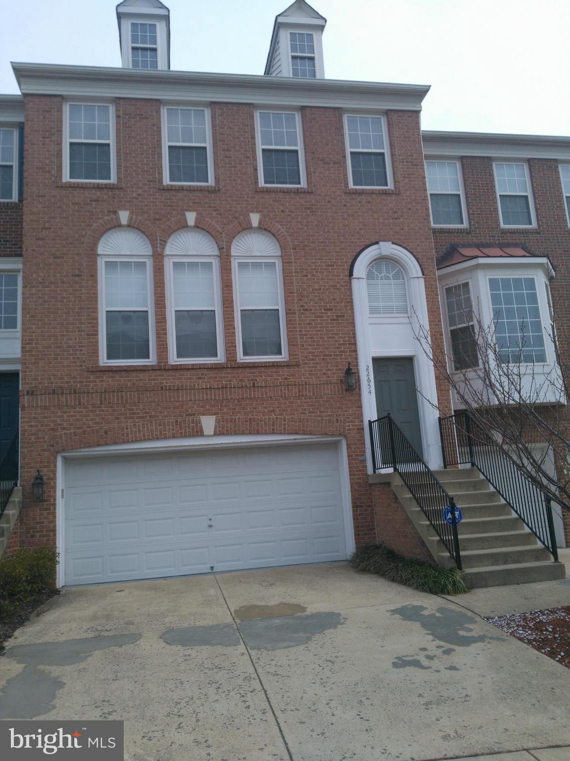 LOUDOUN PARKWAY CENTER - Residential Lease