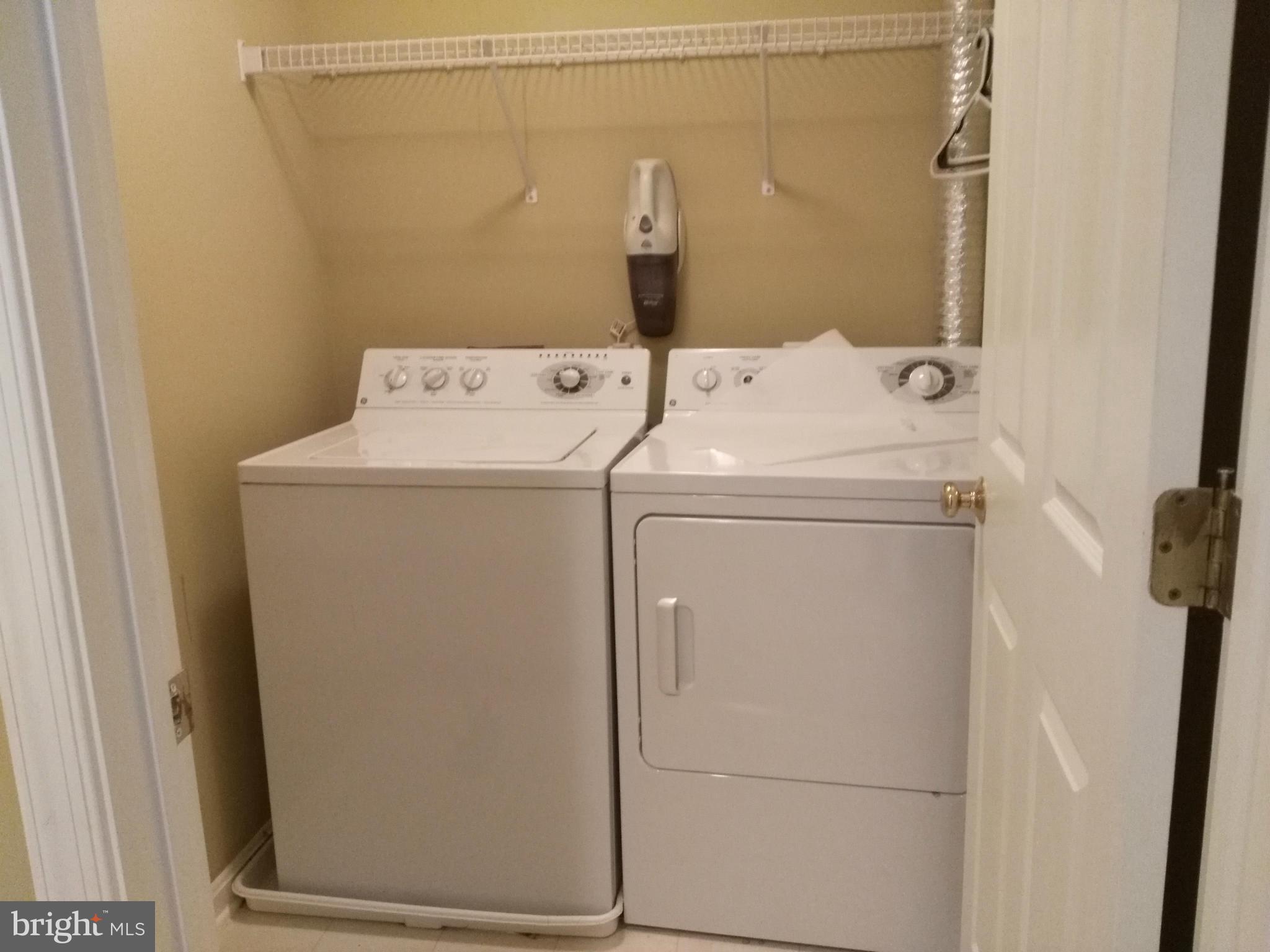 LOUDOUN PARKWAY CENTER - Residential Lease