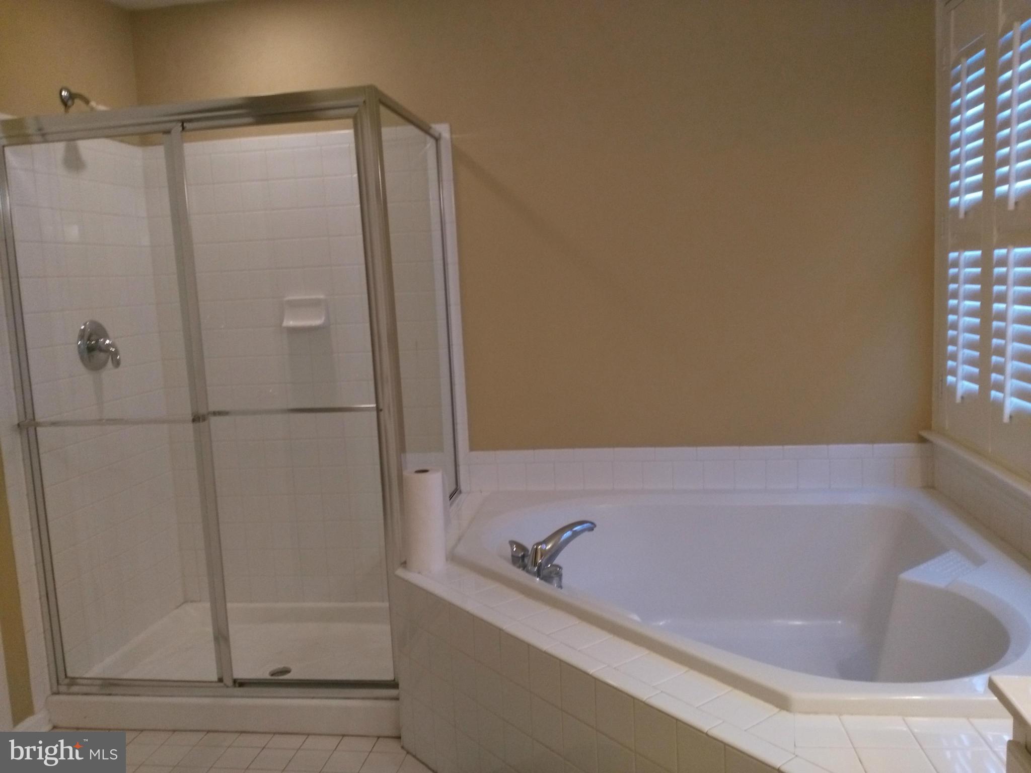 LOUDOUN PARKWAY CENTER - Residential Lease