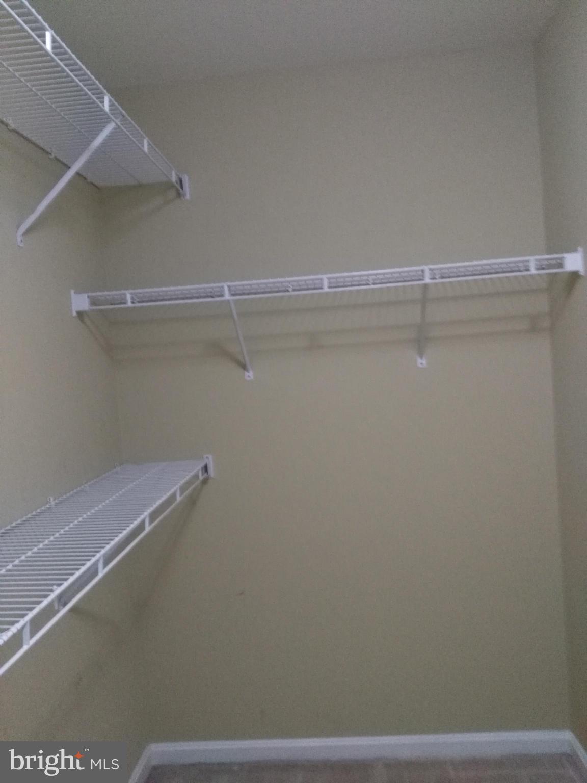 LOUDOUN PARKWAY CENTER - Residential Lease