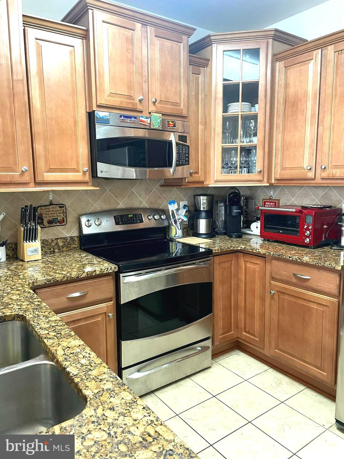 HIGHLANDS AT QUARRY LAKE - Residential Lease