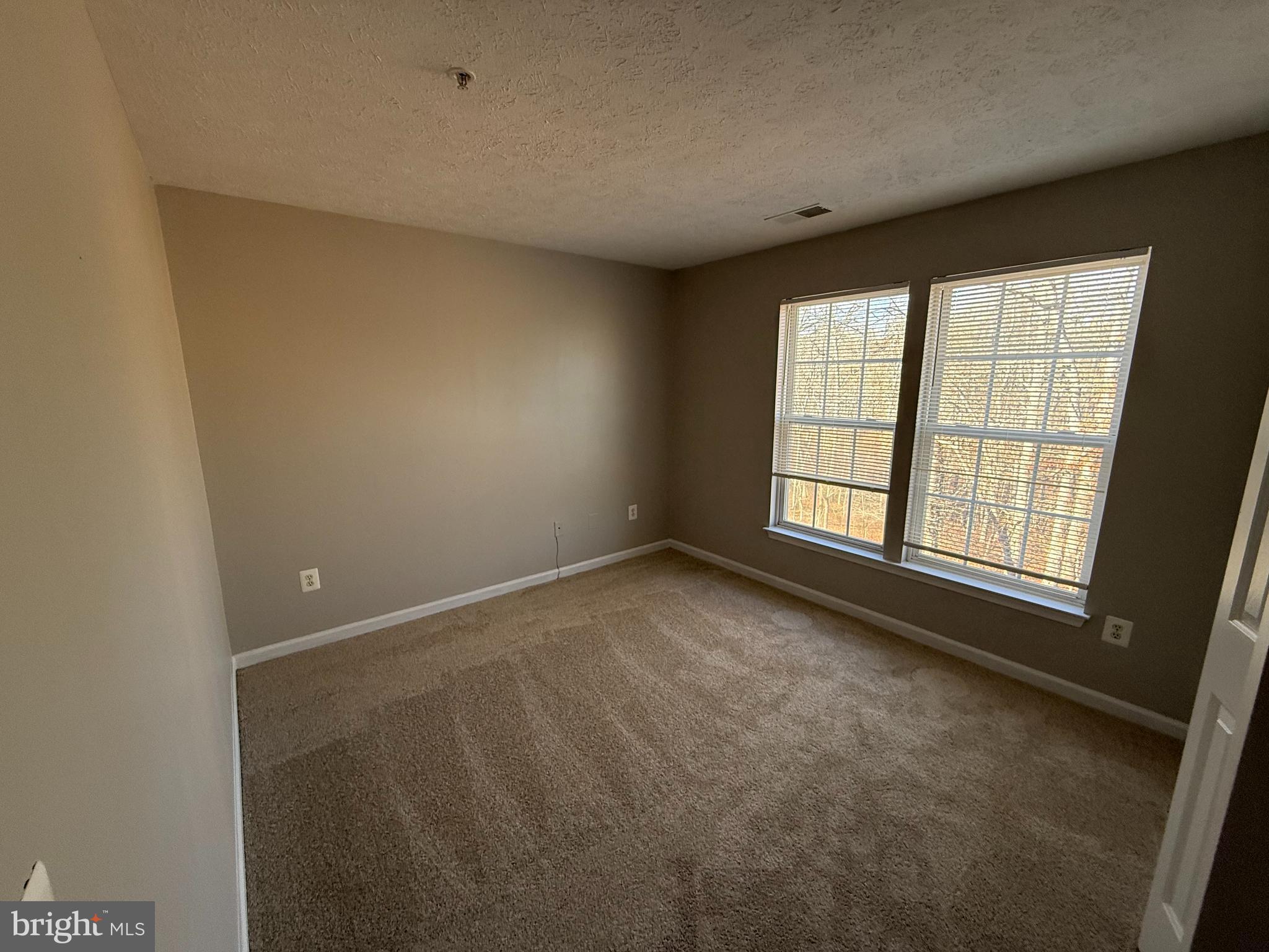 SILVER LAKE - Residential