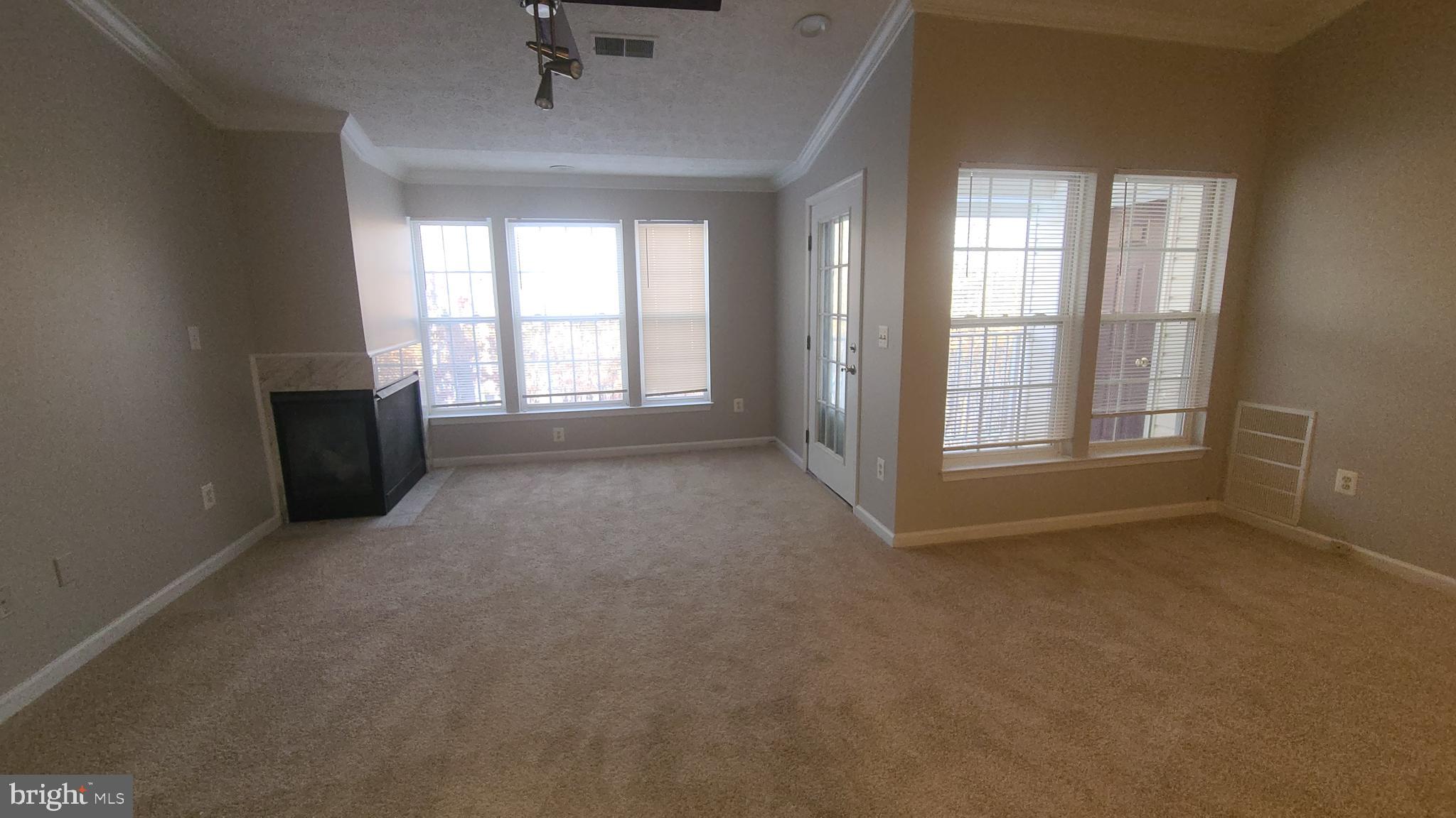 5025 MARCHWOOD COURT 5L