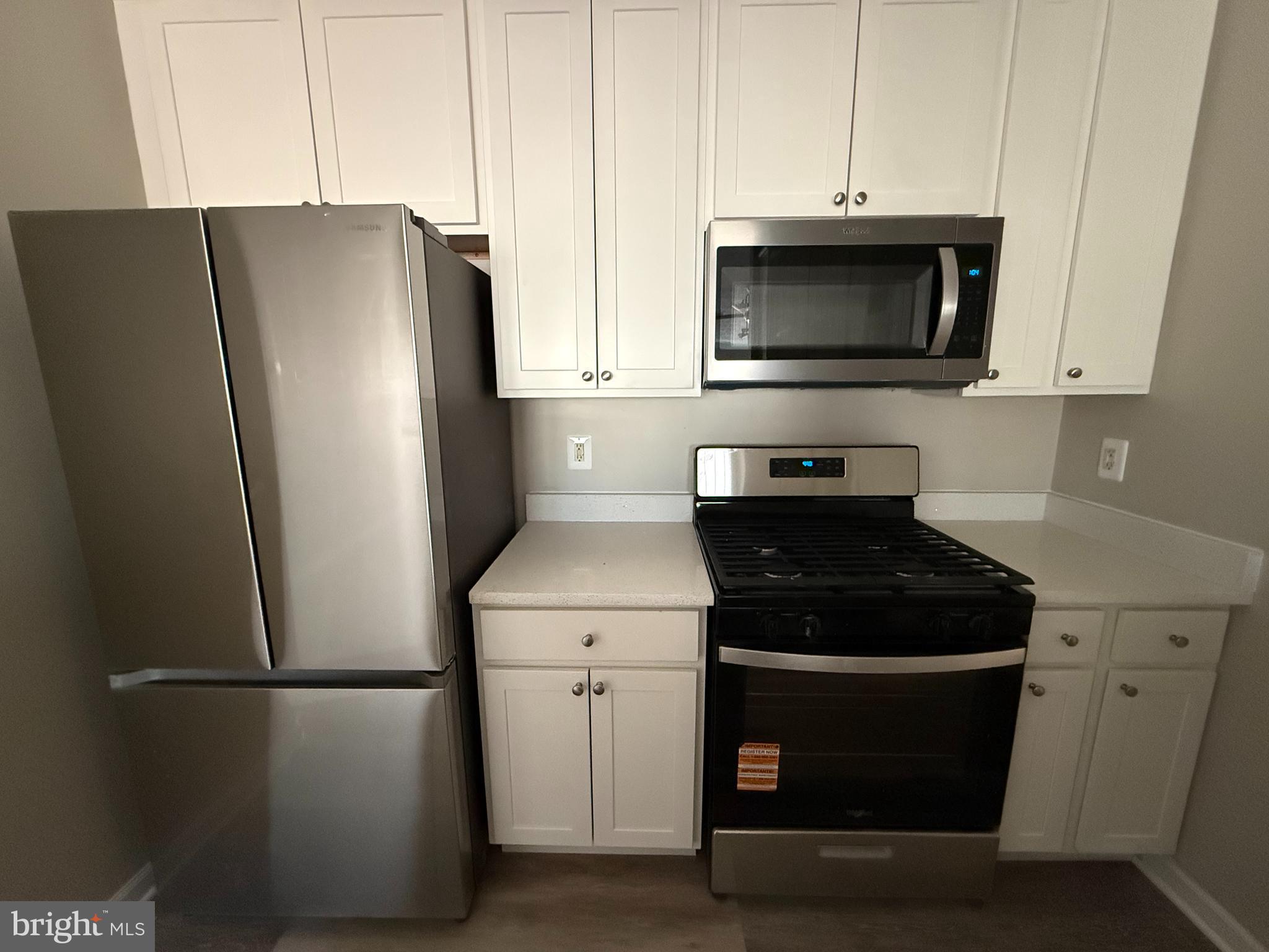 SILVER LAKE - Residential