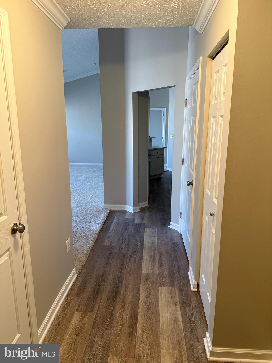 SILVER LAKE - Residential