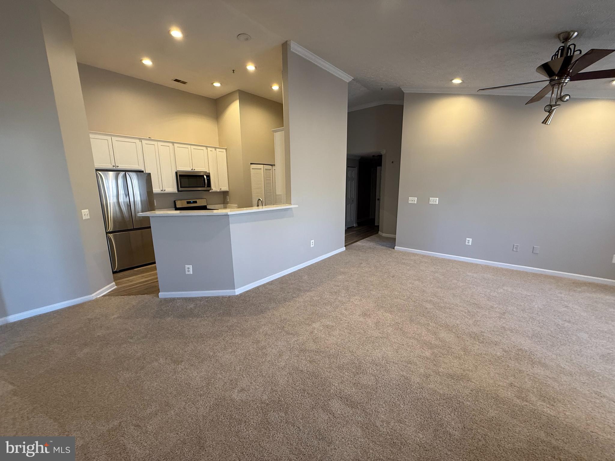 SILVER LAKE - Residential