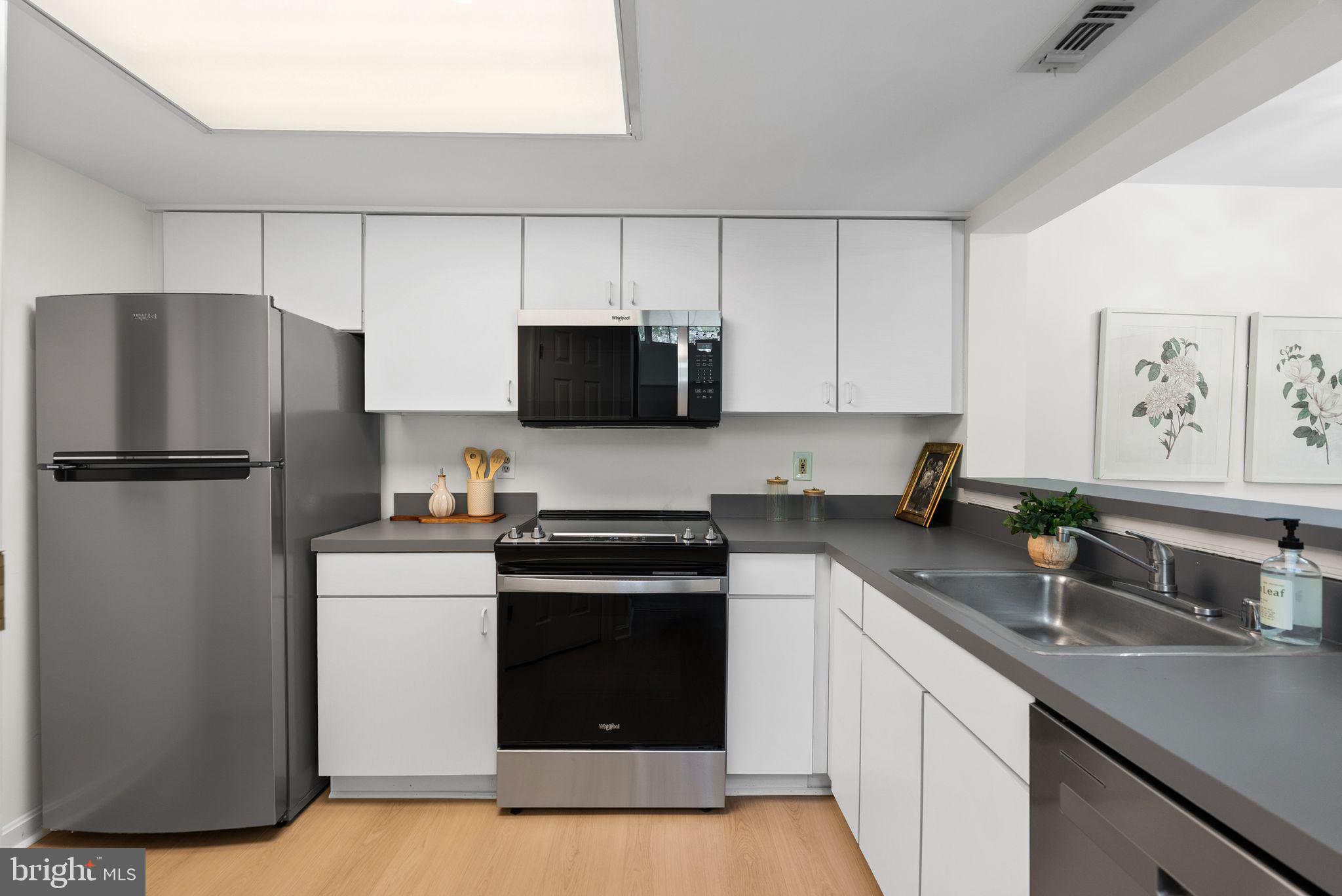 921 HILLSIDE LAKE TERRACE 308