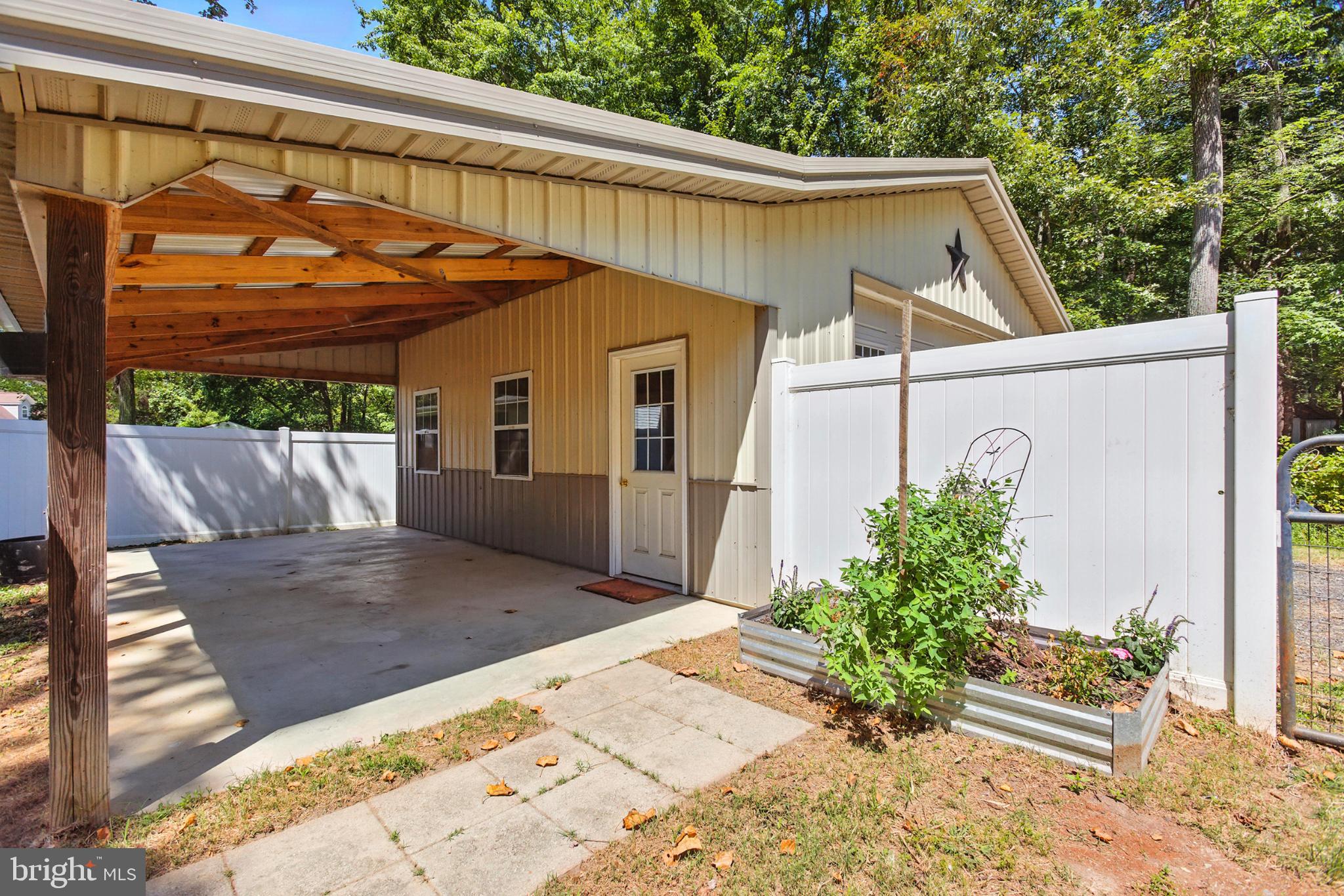 RAGGED POINT - Residential