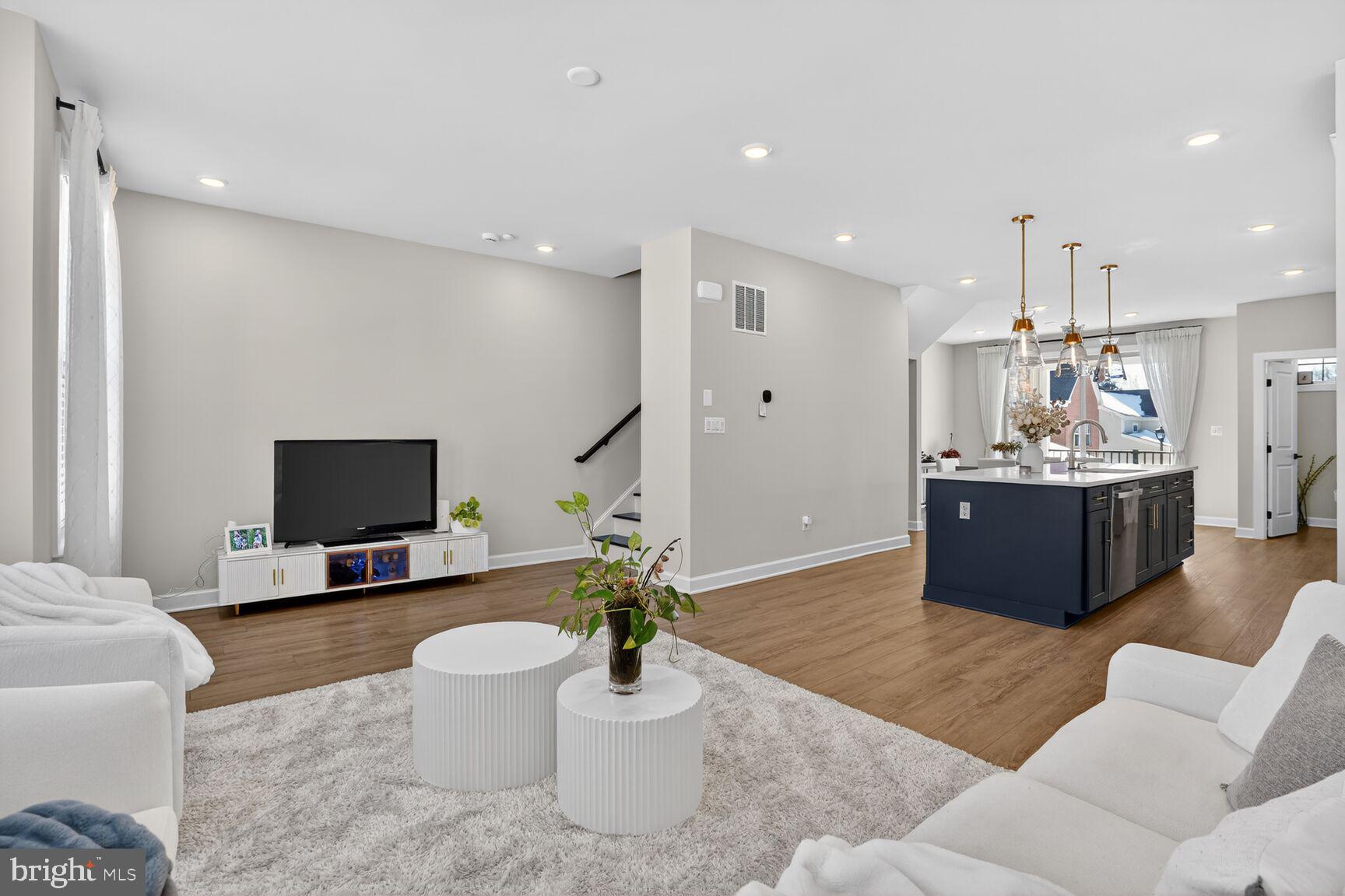 BOULEVARD VI TOWNS - Residential