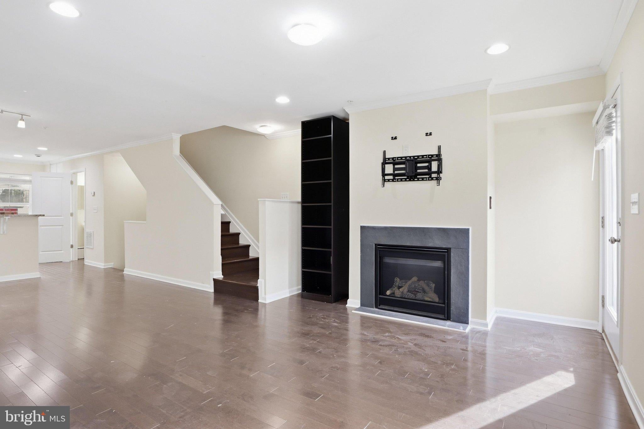 4626 DILLON PLACE