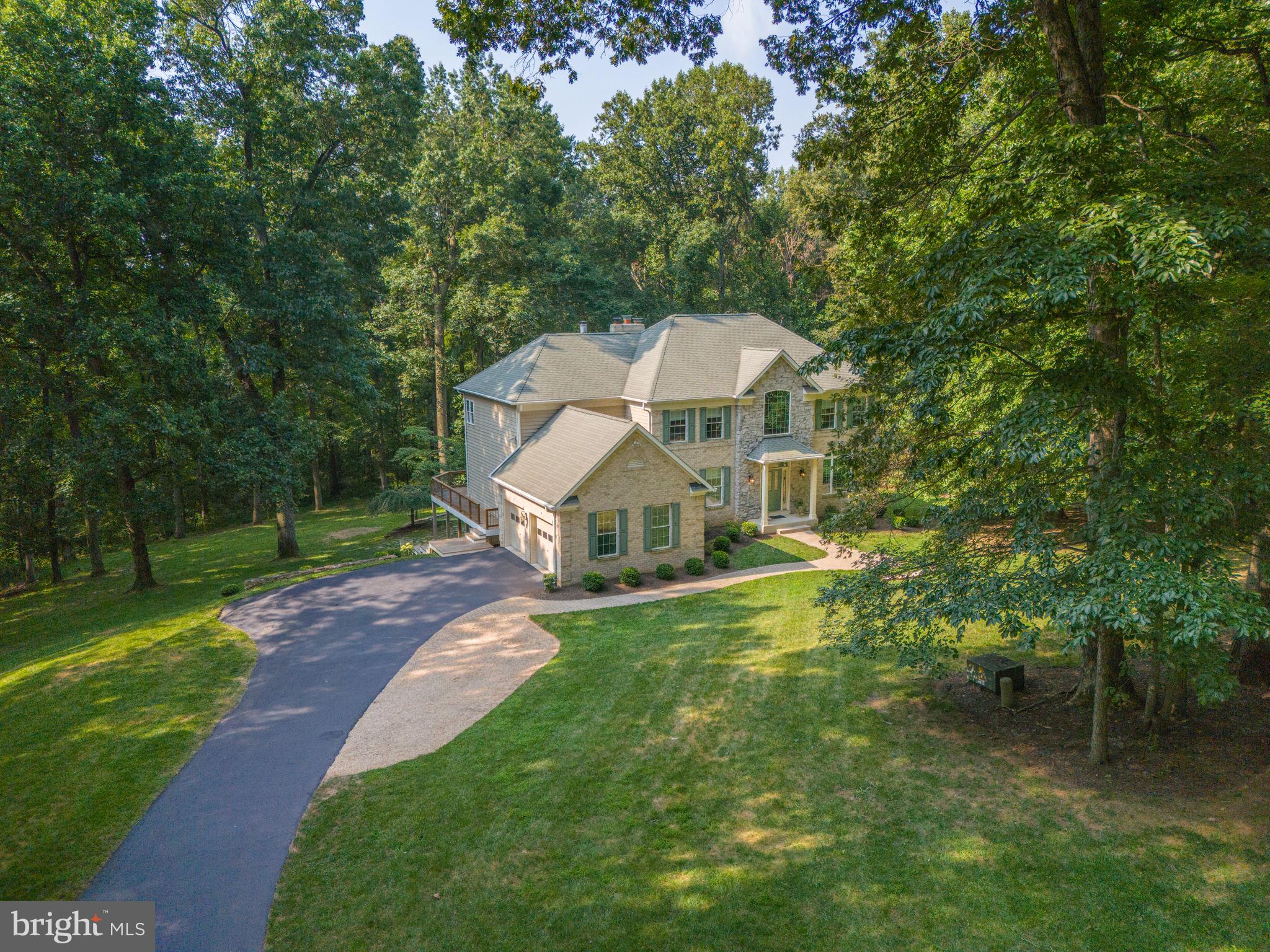 THE WARFIELDS - Residential