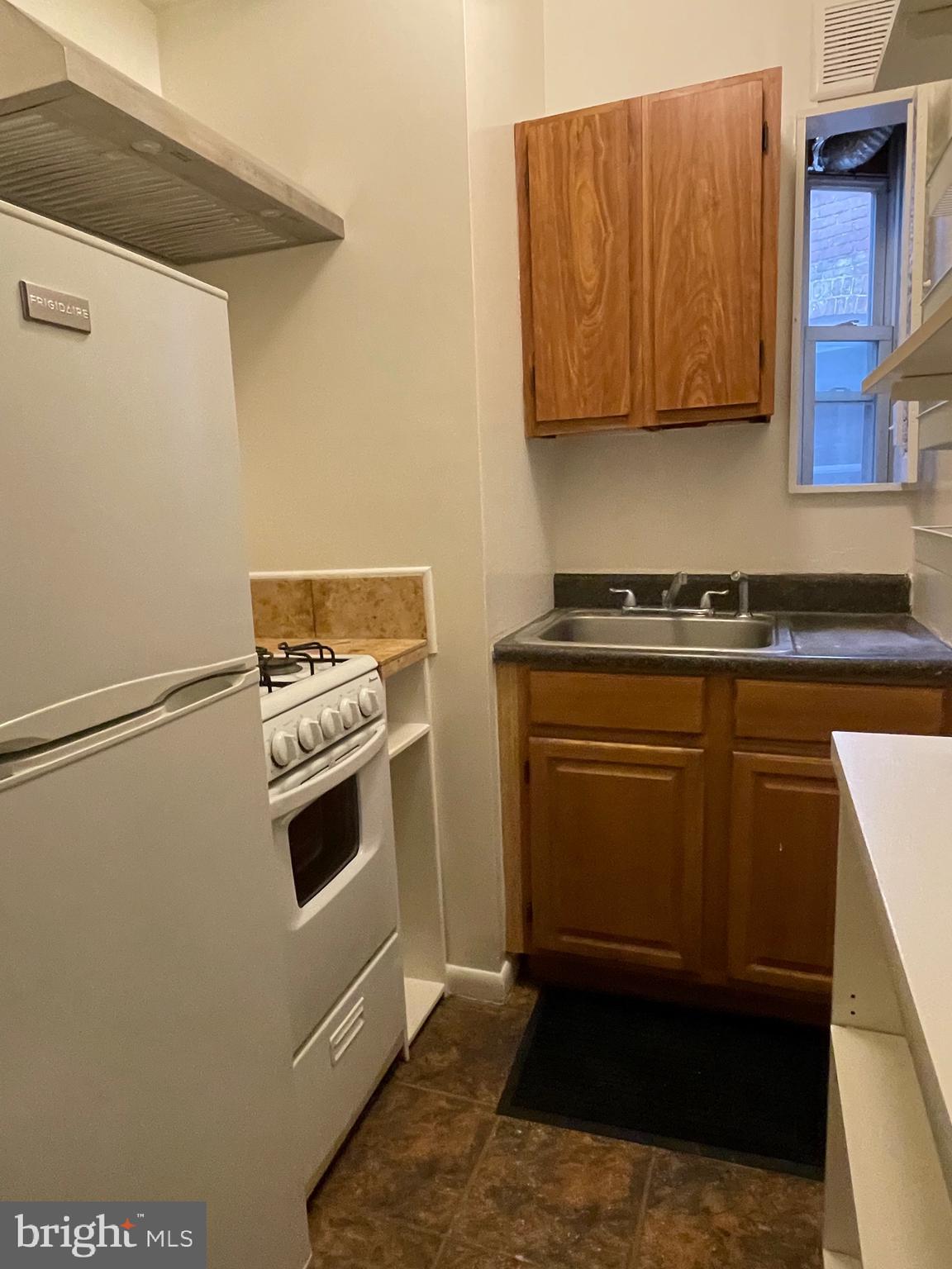 CHARLES VILLAGE - Residential Lease