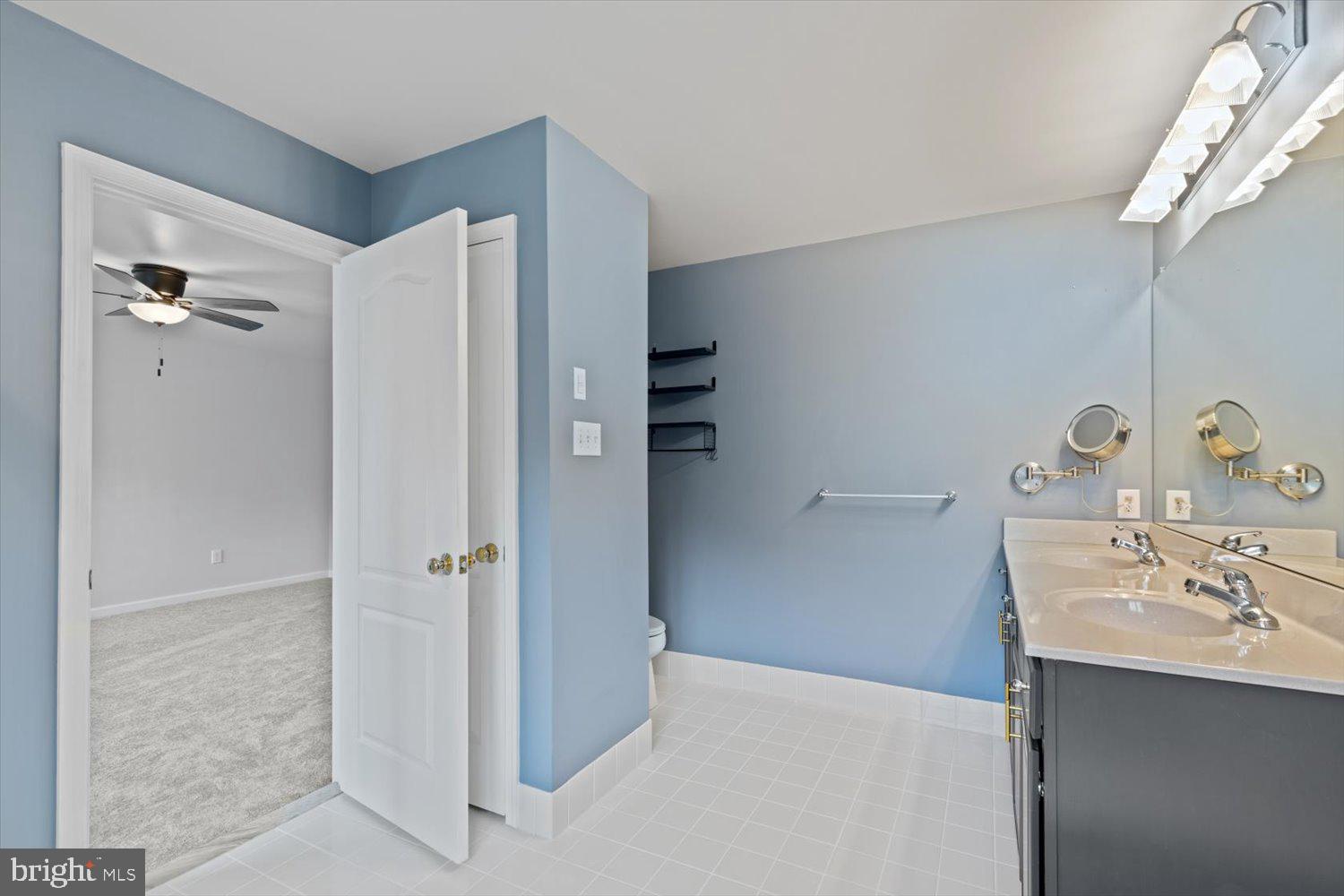 KINGS GRANT - Residential