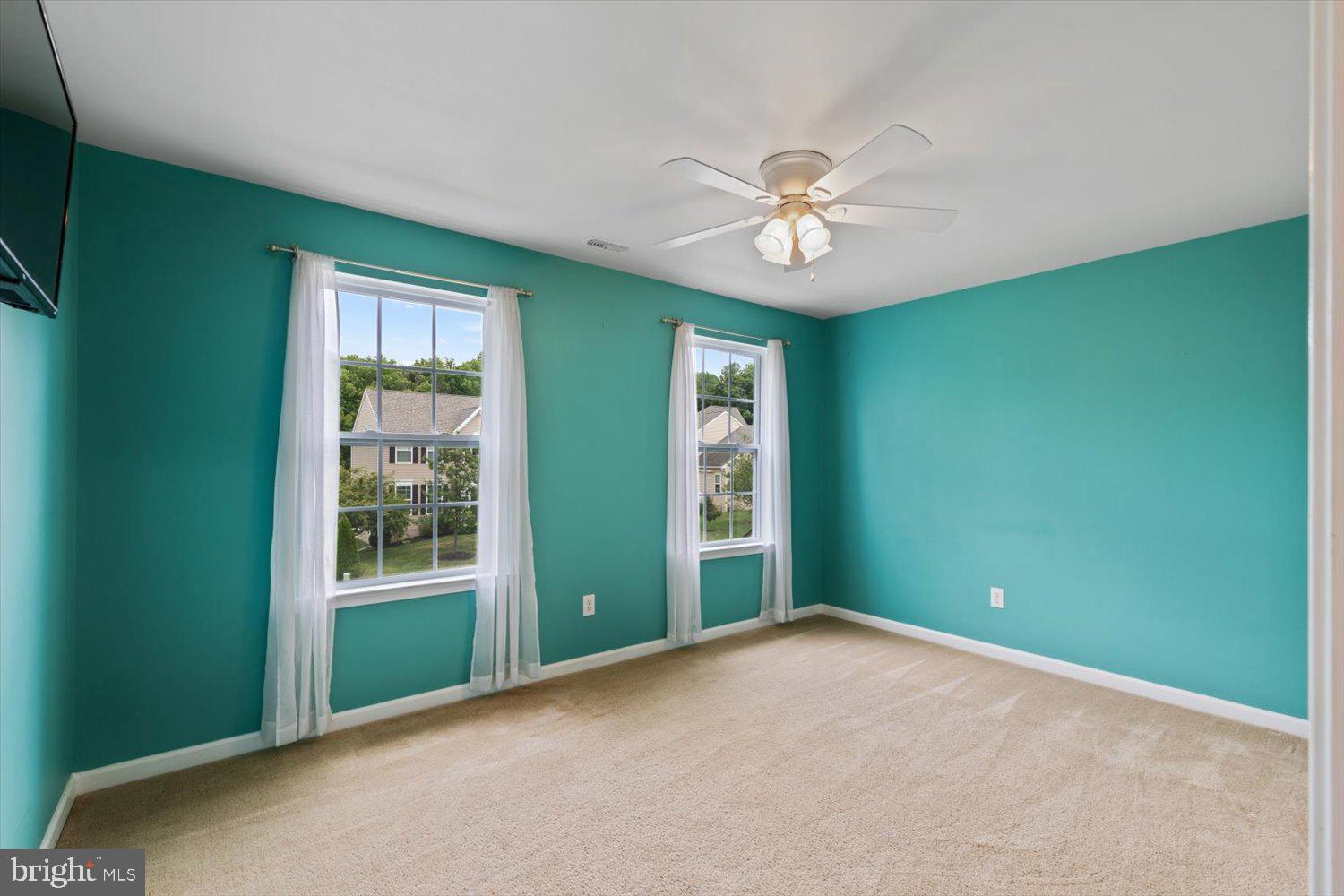 KINGS GRANT - Residential