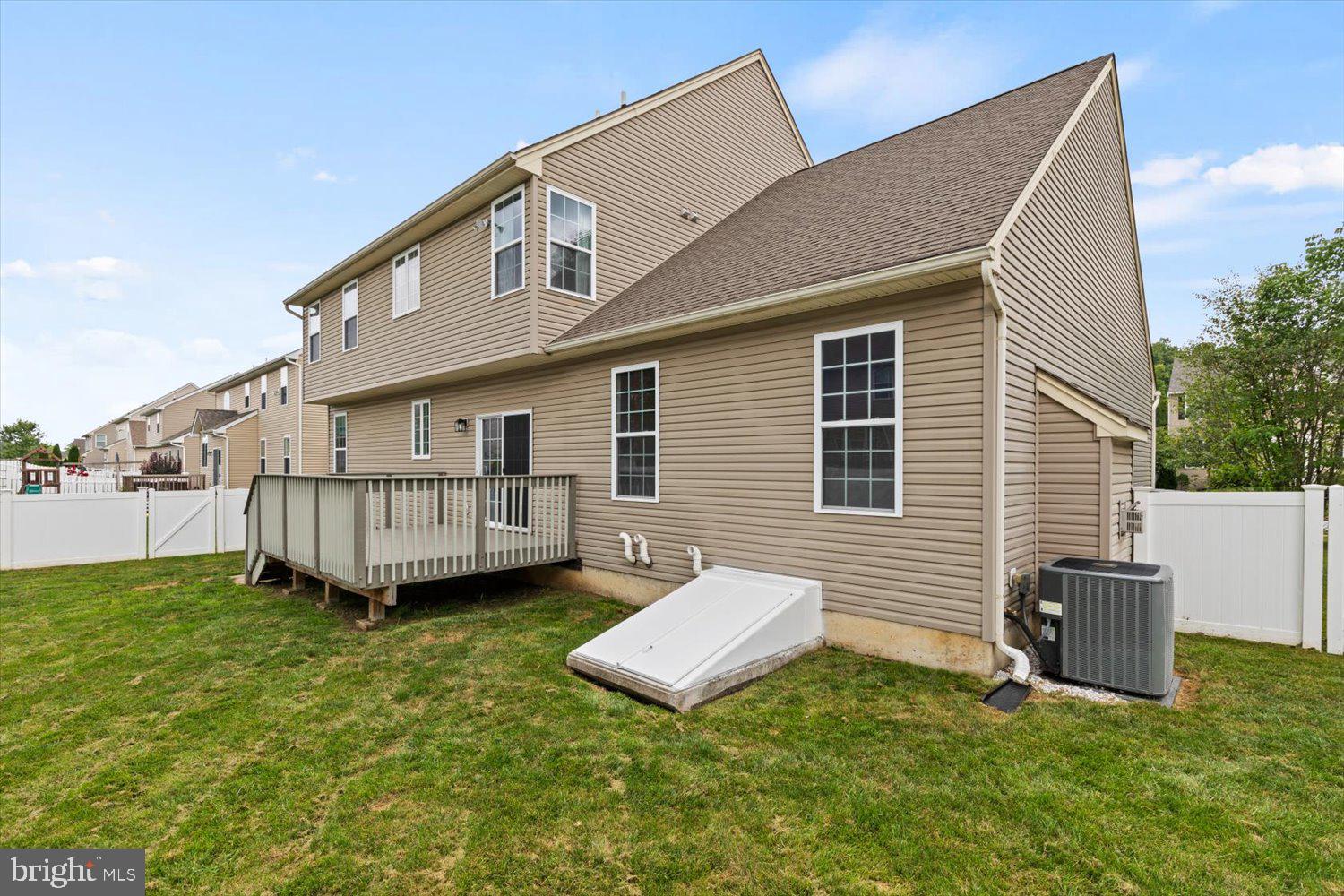 KINGS GRANT - Residential