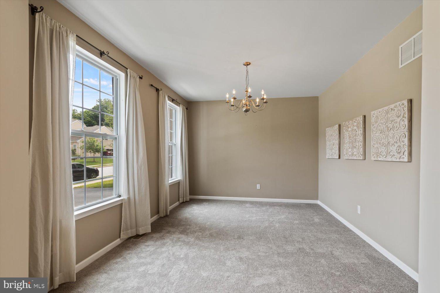 KINGS GRANT - Residential