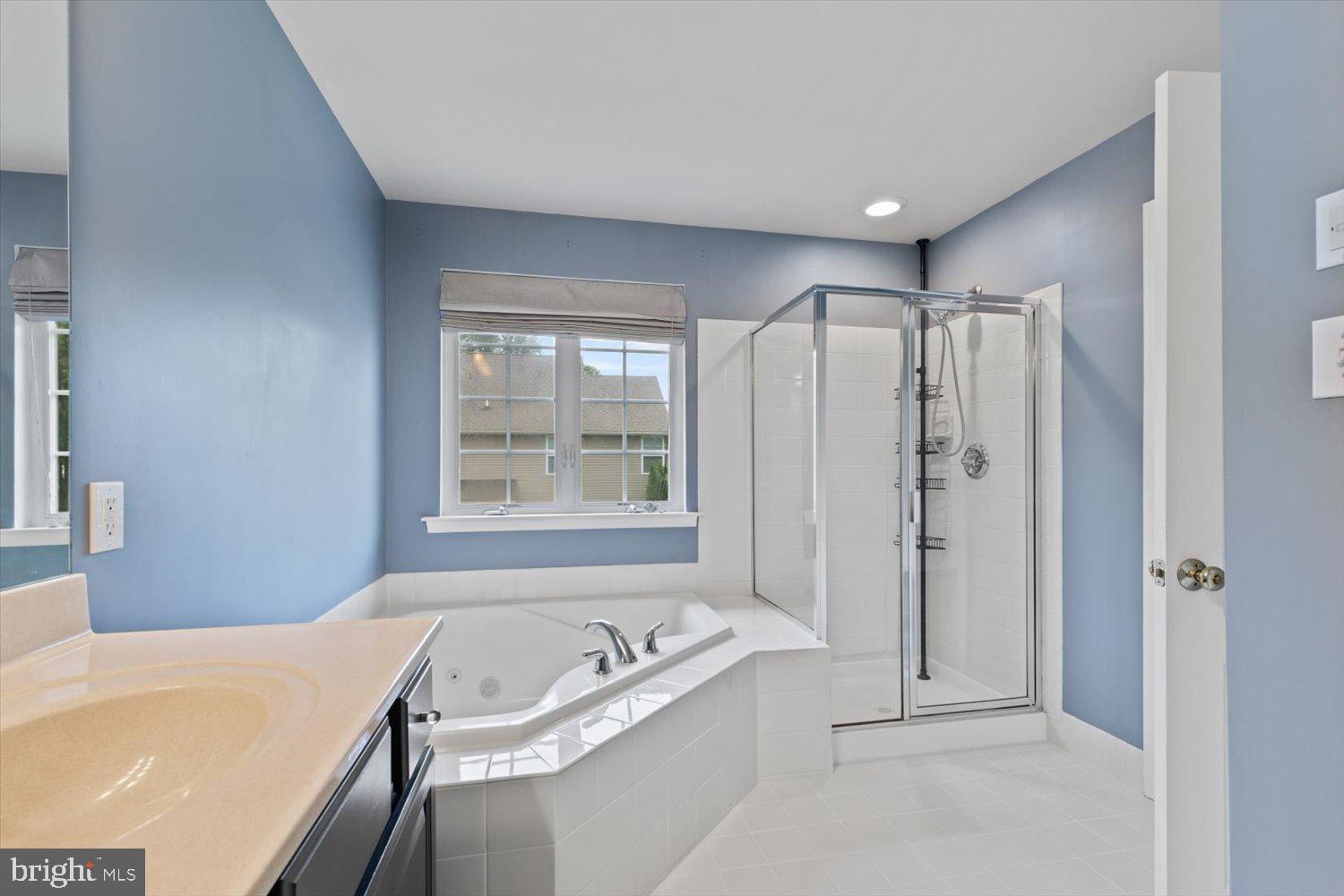 KINGS GRANT - Residential