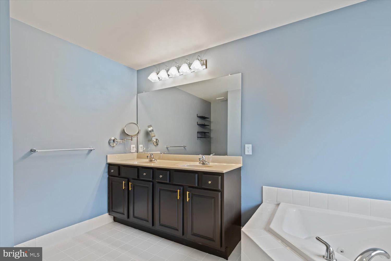 KINGS GRANT - Residential