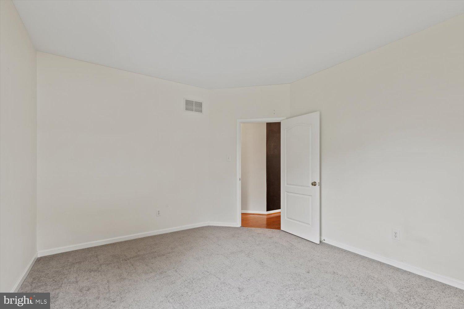 KINGS GRANT - Residential