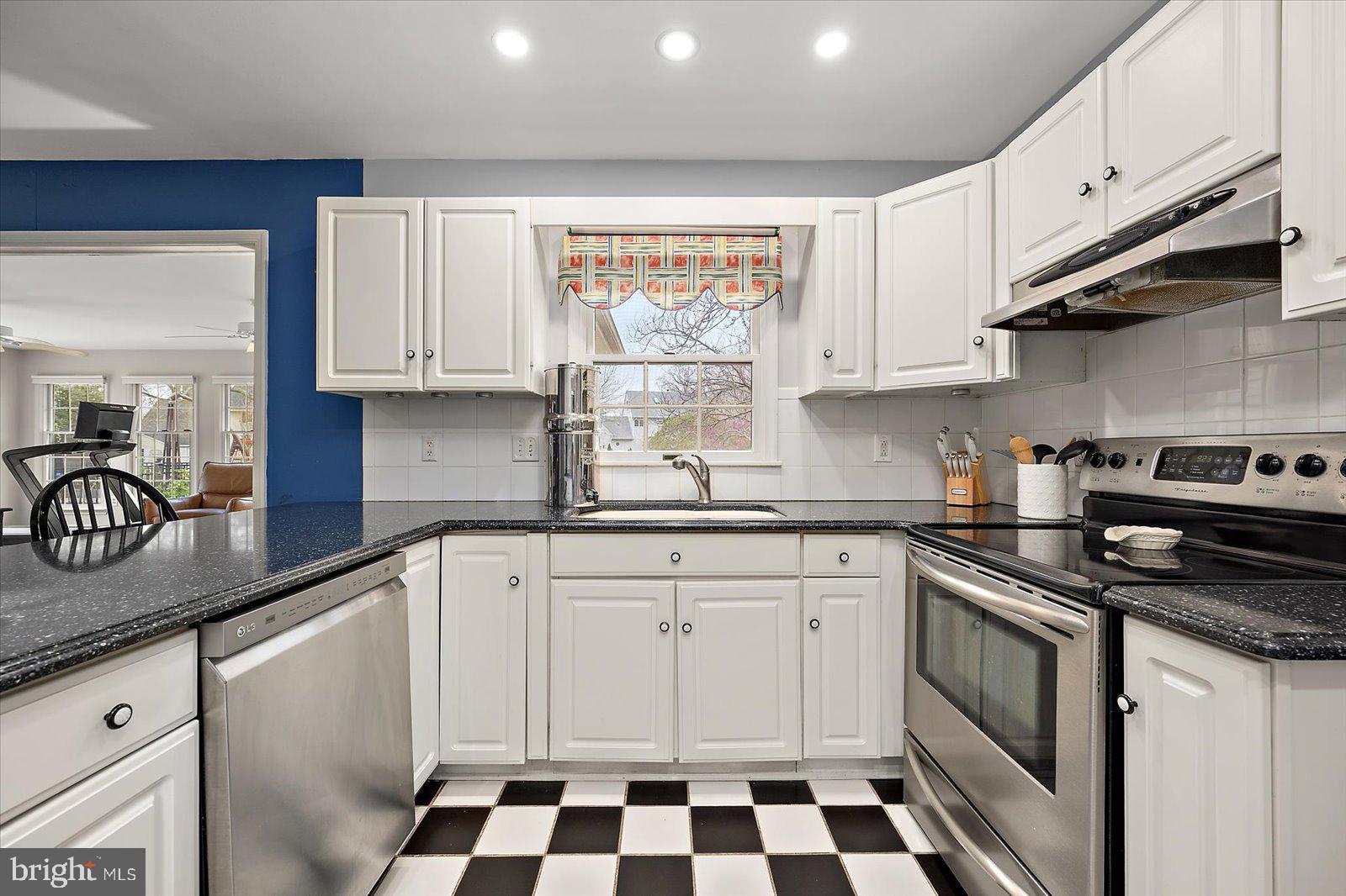 NUTTERS CROSSING - Residential