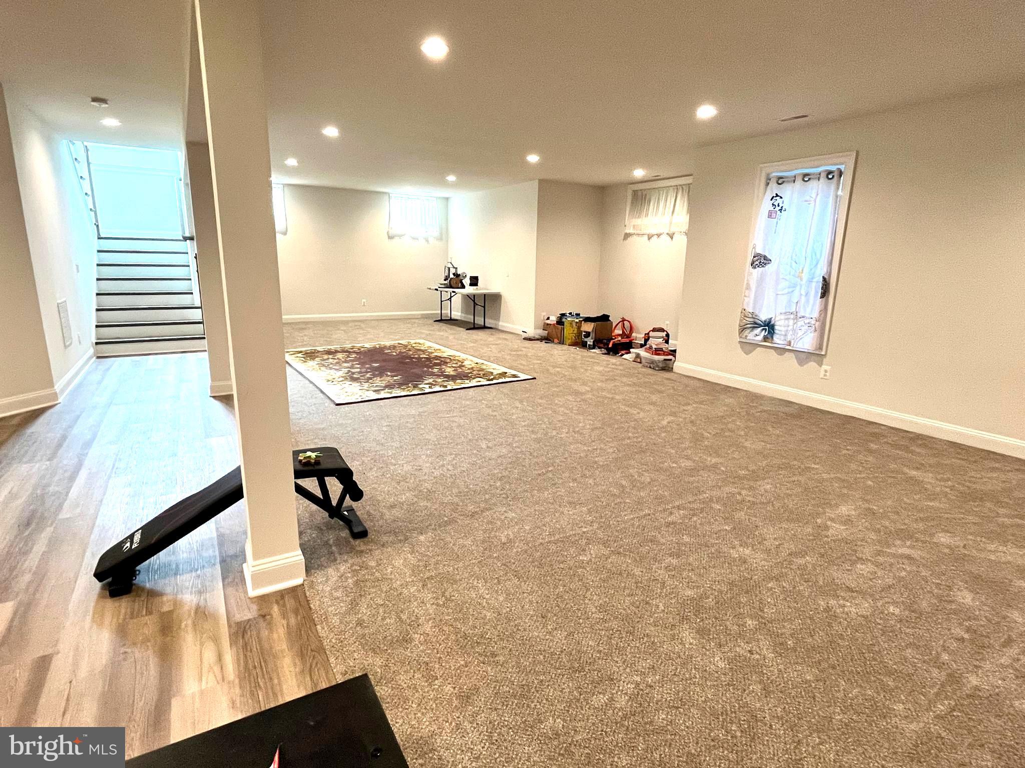 TIBURON - Residential Lease