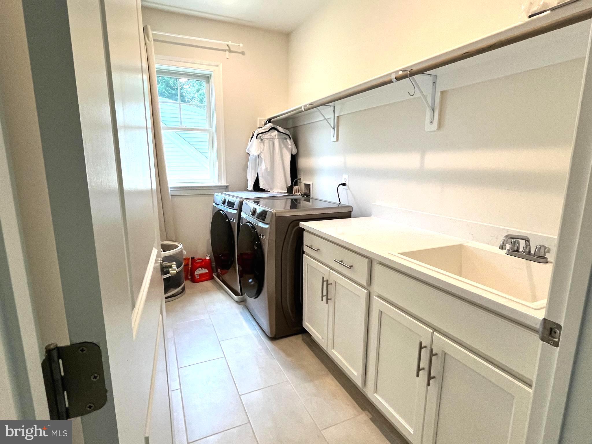 TIBURON - Residential Lease