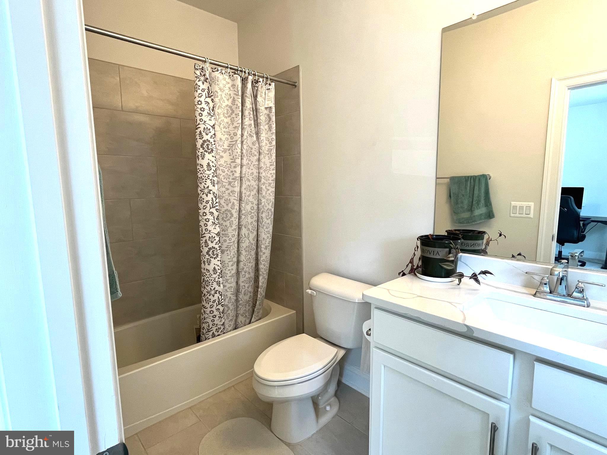 TIBURON - Residential Lease