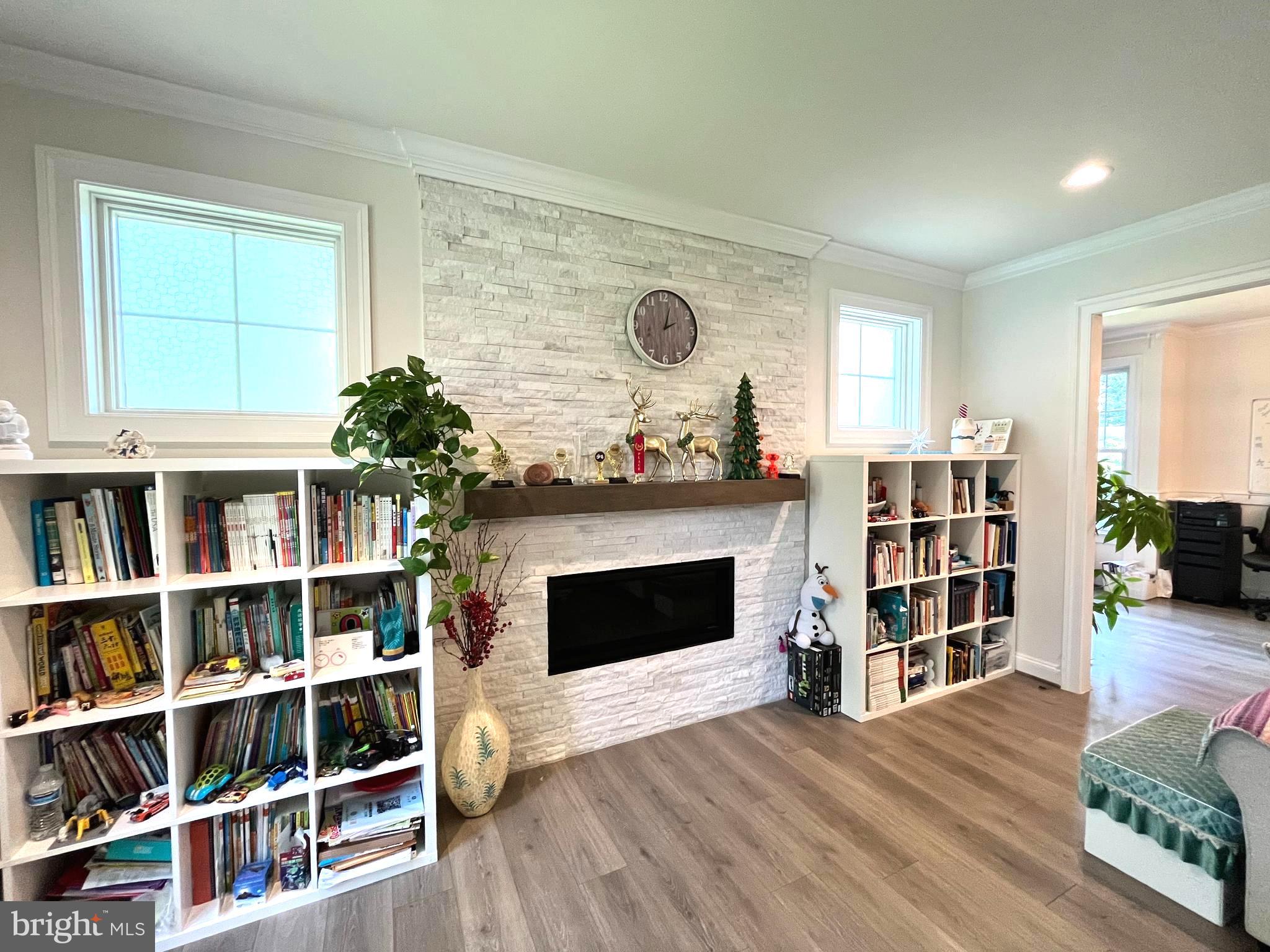 TIBURON - Residential Lease