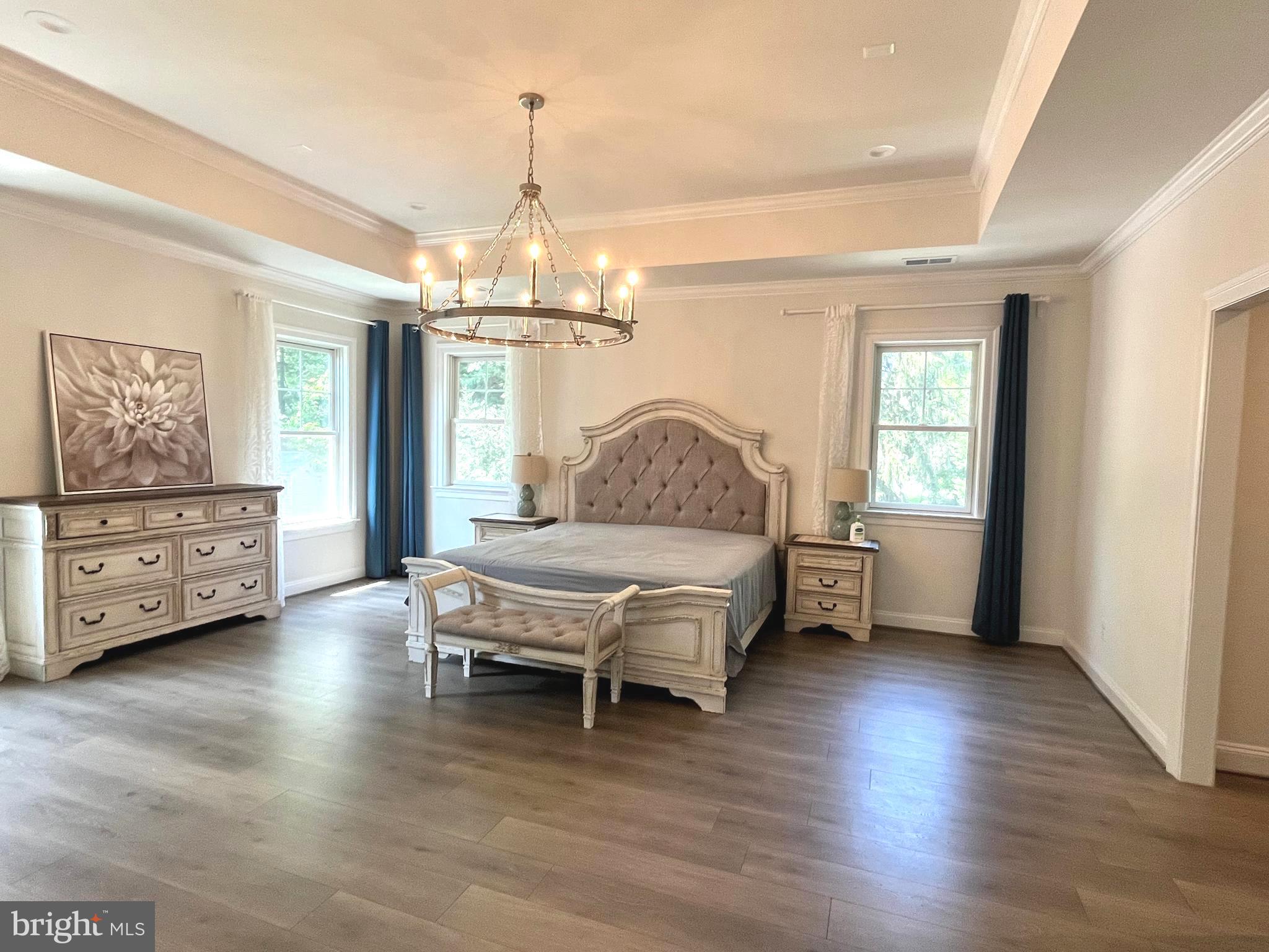 TIBURON - Residential Lease