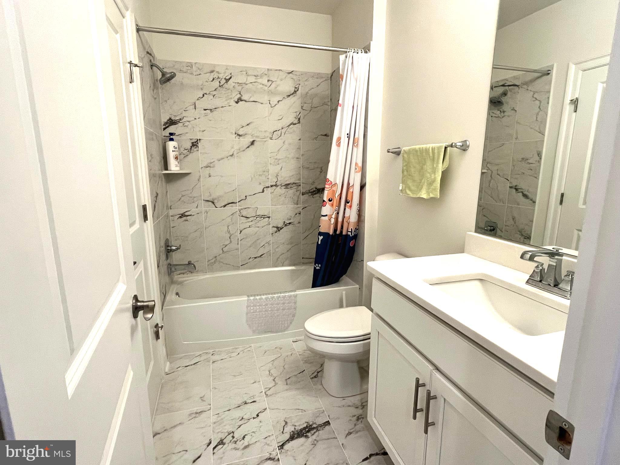 TIBURON - Residential Lease