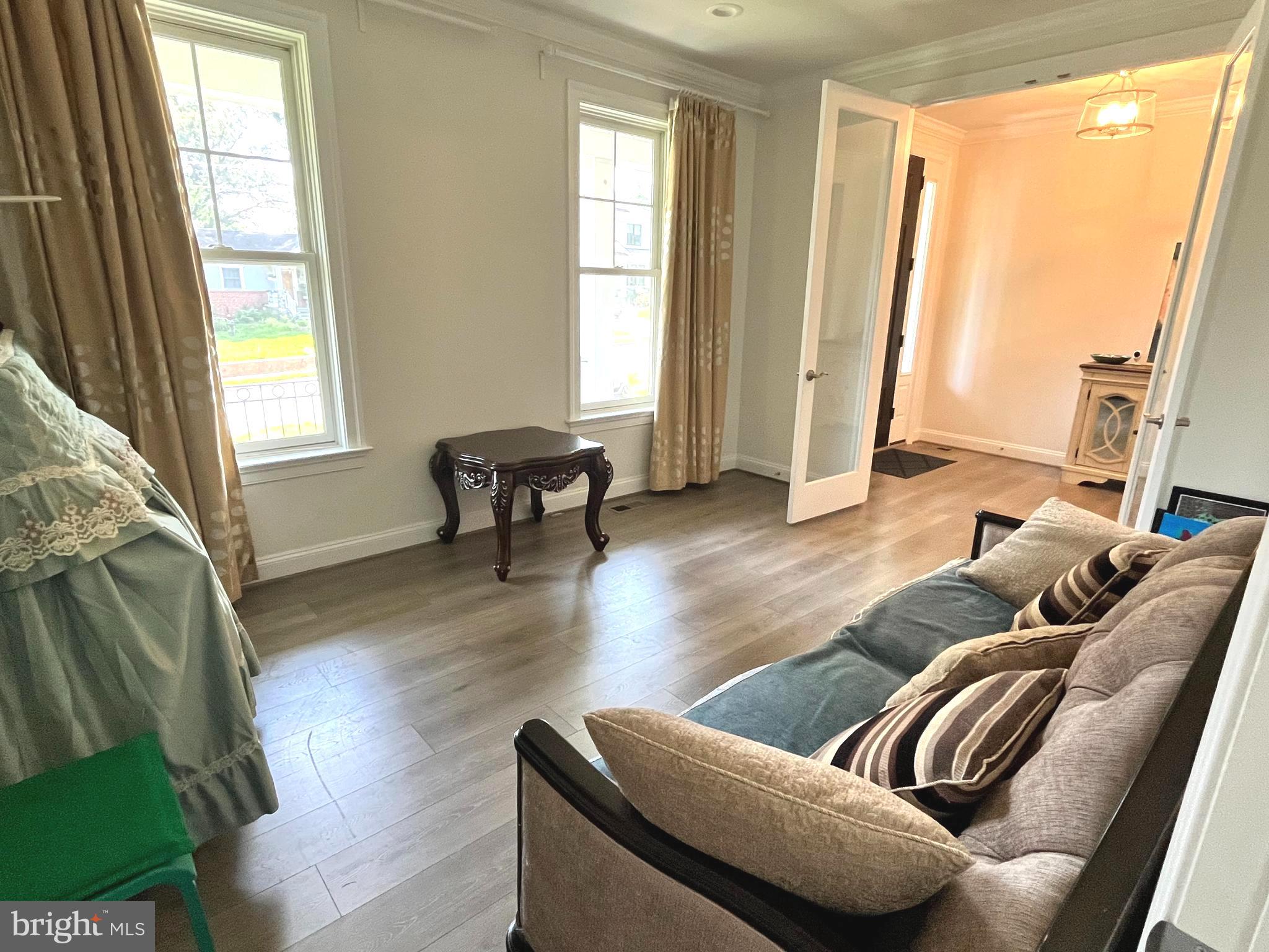 TIBURON - Residential Lease