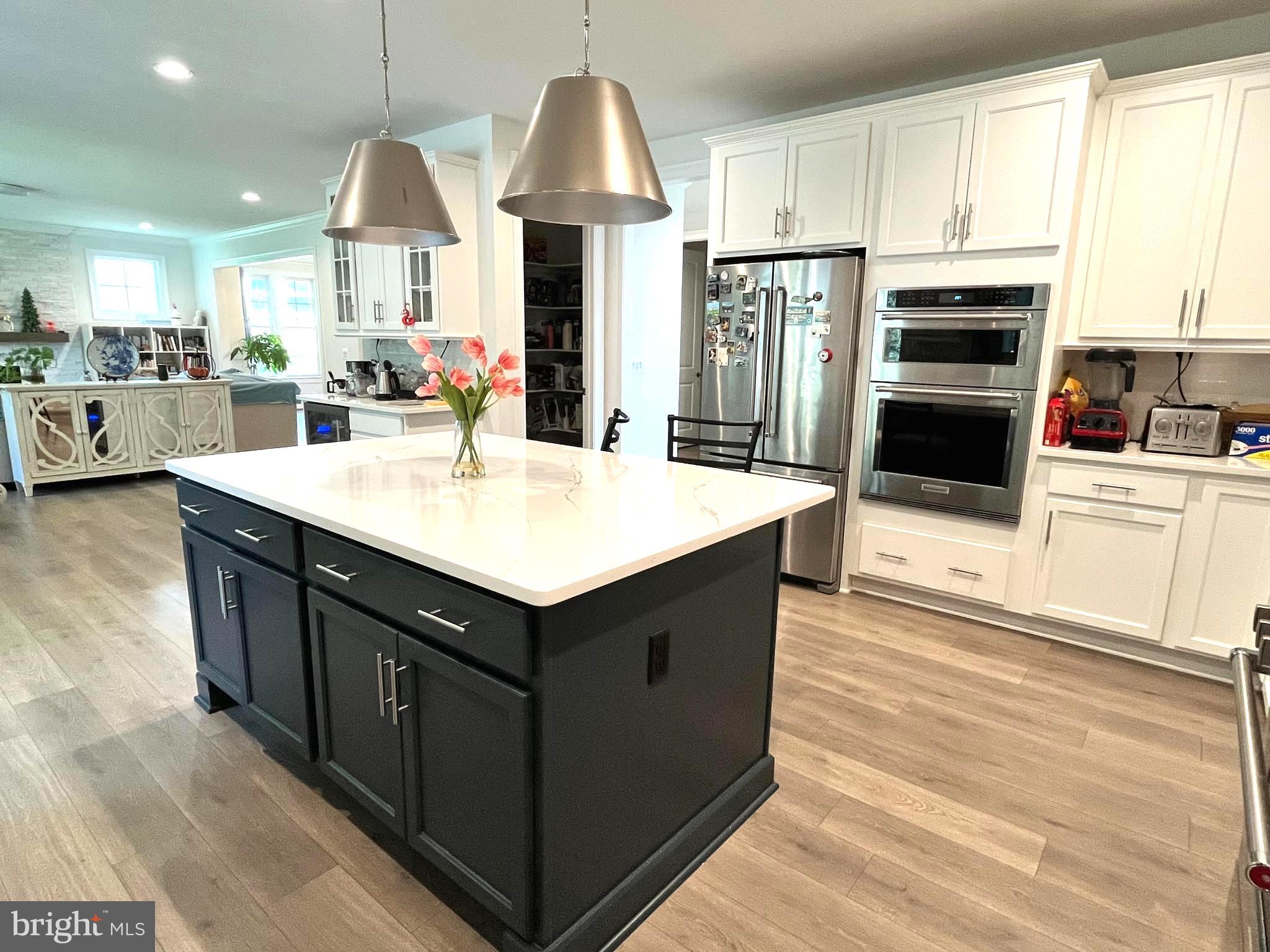 TIBURON - Residential Lease