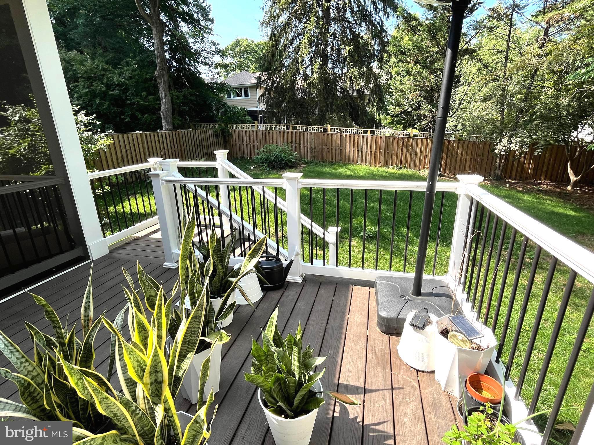 TIBURON - Residential Lease