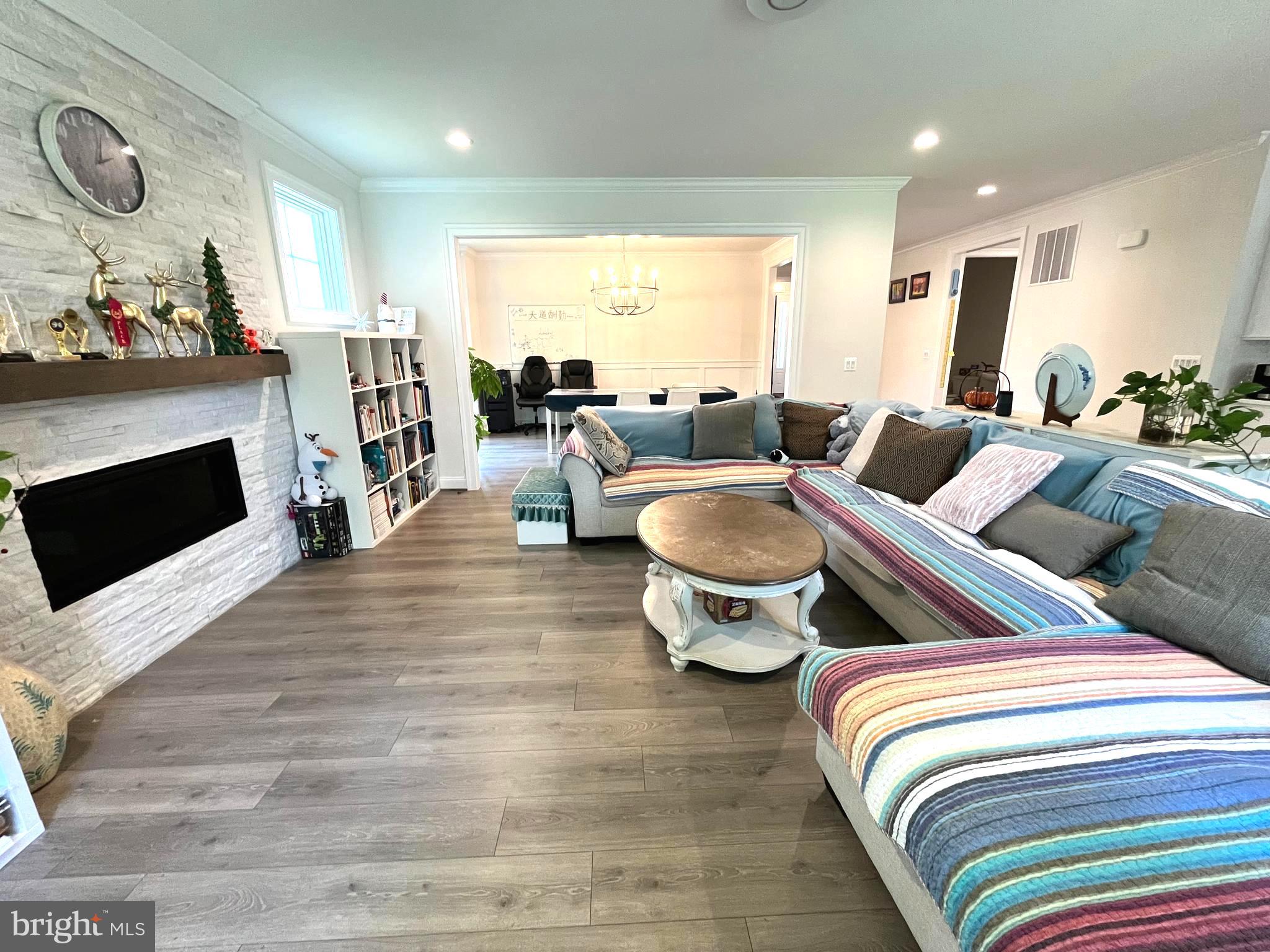 TIBURON - Residential Lease