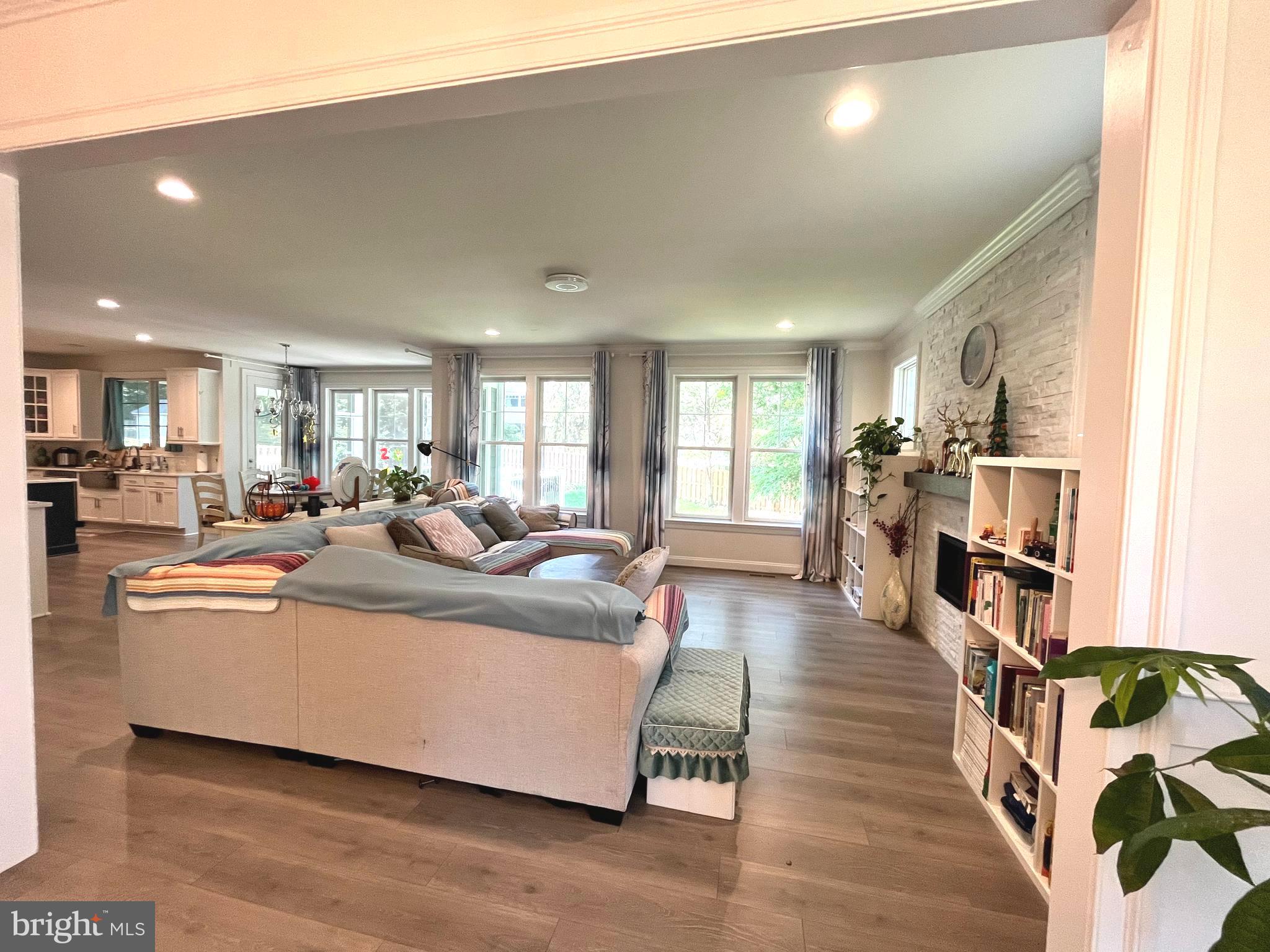 TIBURON - Residential Lease