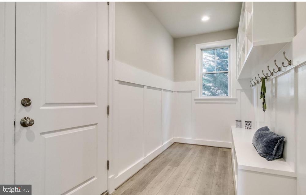 TIBURON - Residential Lease