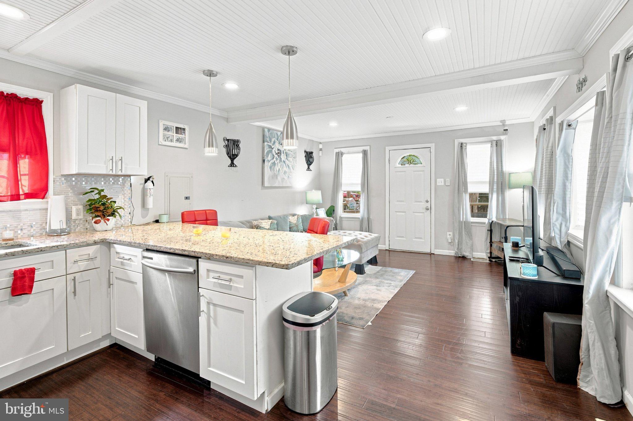 321 W EVERGREEN AVENUE