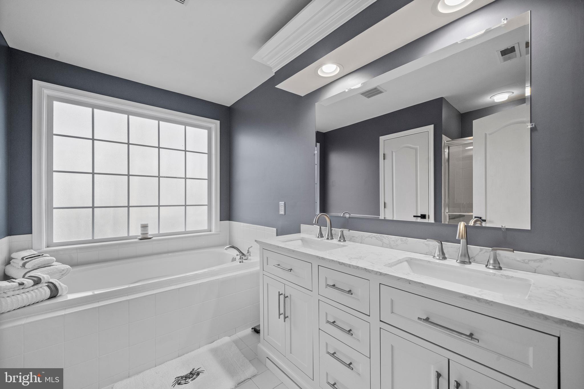 AUGUST WOODS - Residential