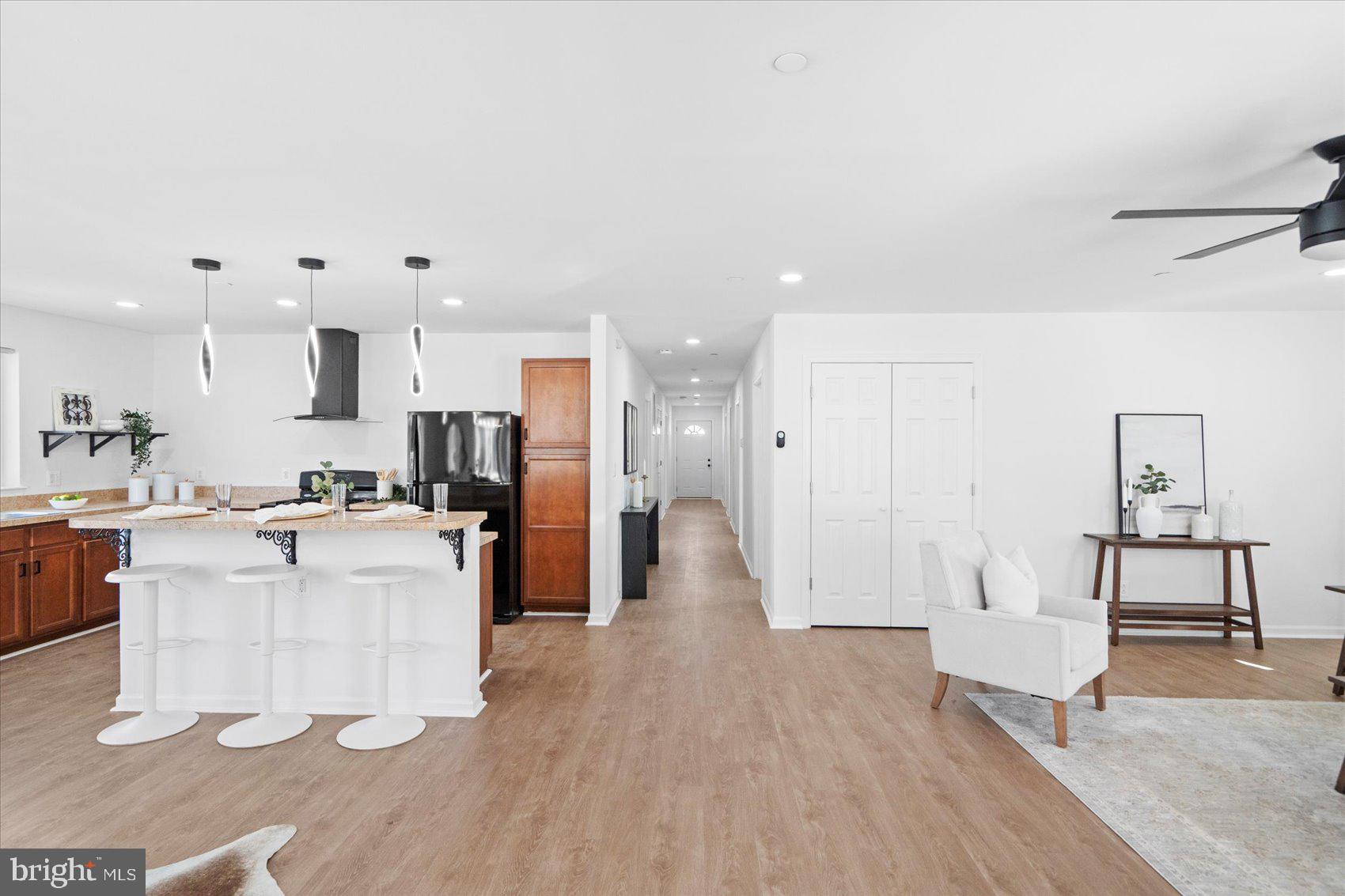 COUNTRY CLUB - Residential