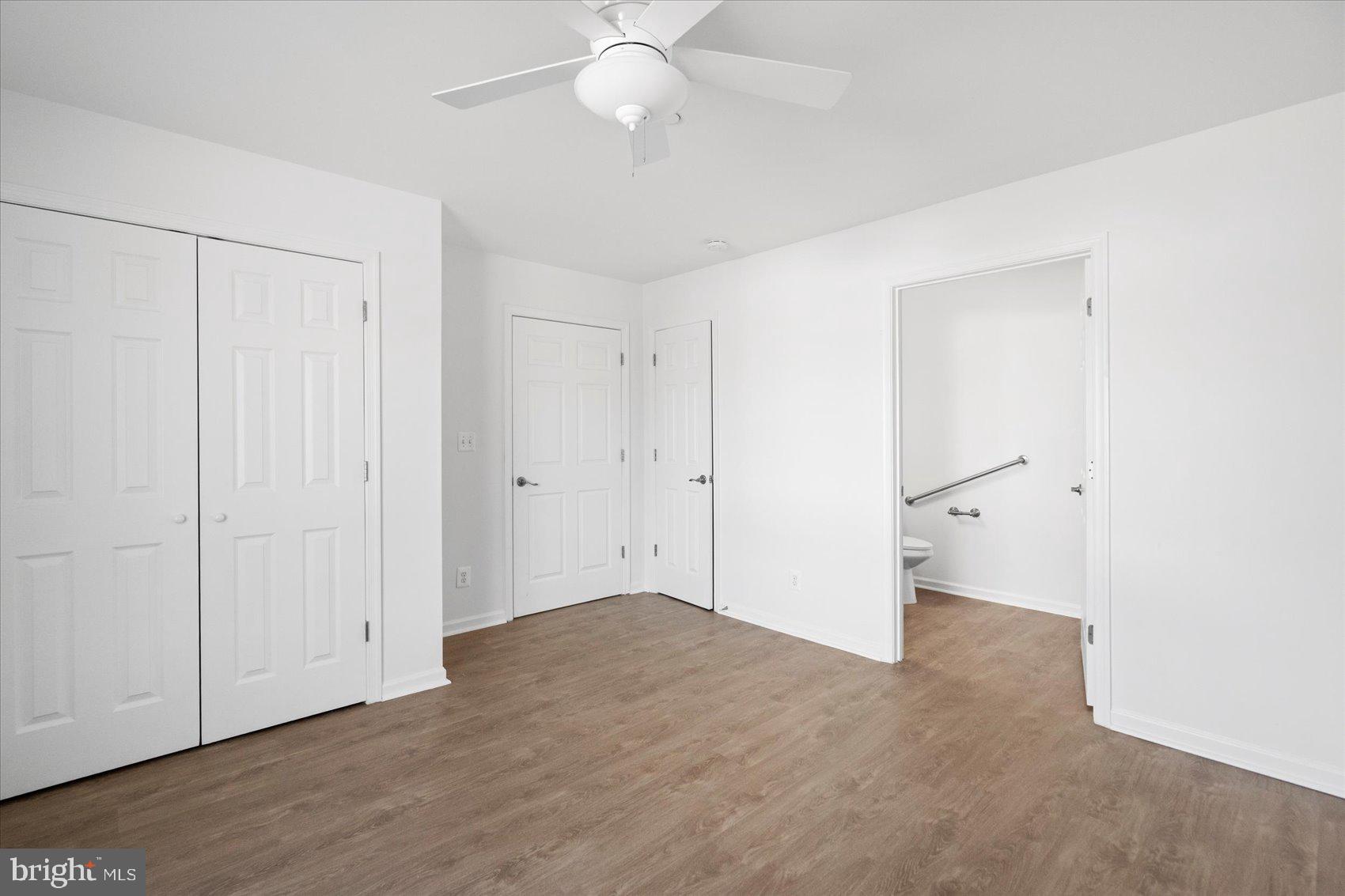 COUNTRY CLUB - Residential