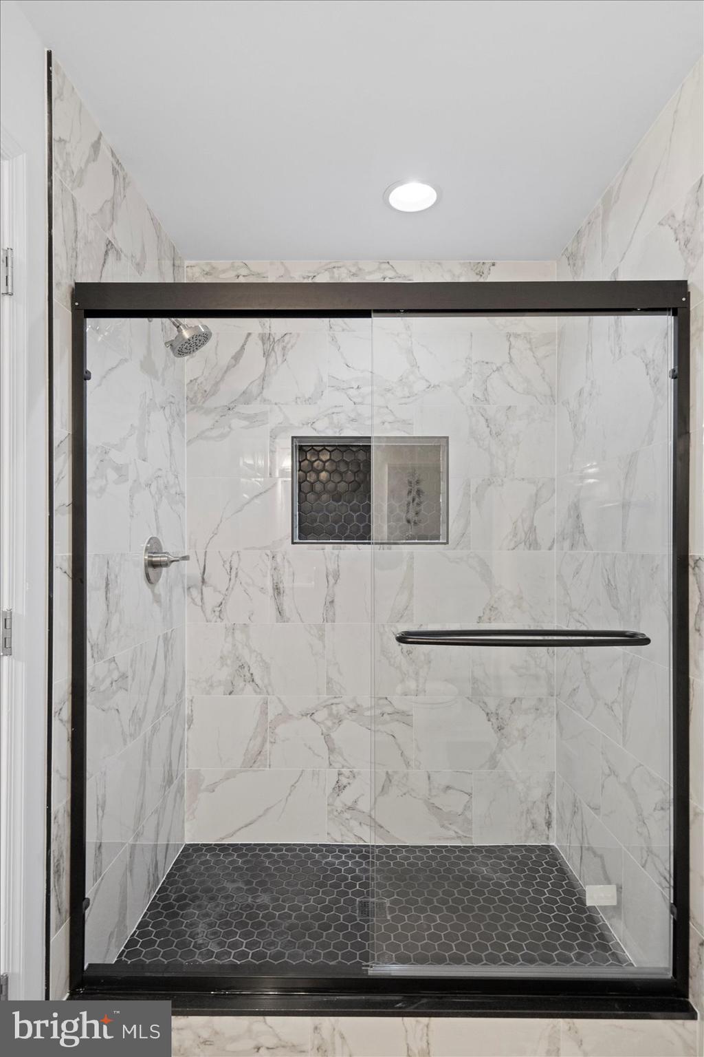 COUNTRY CLUB - Residential