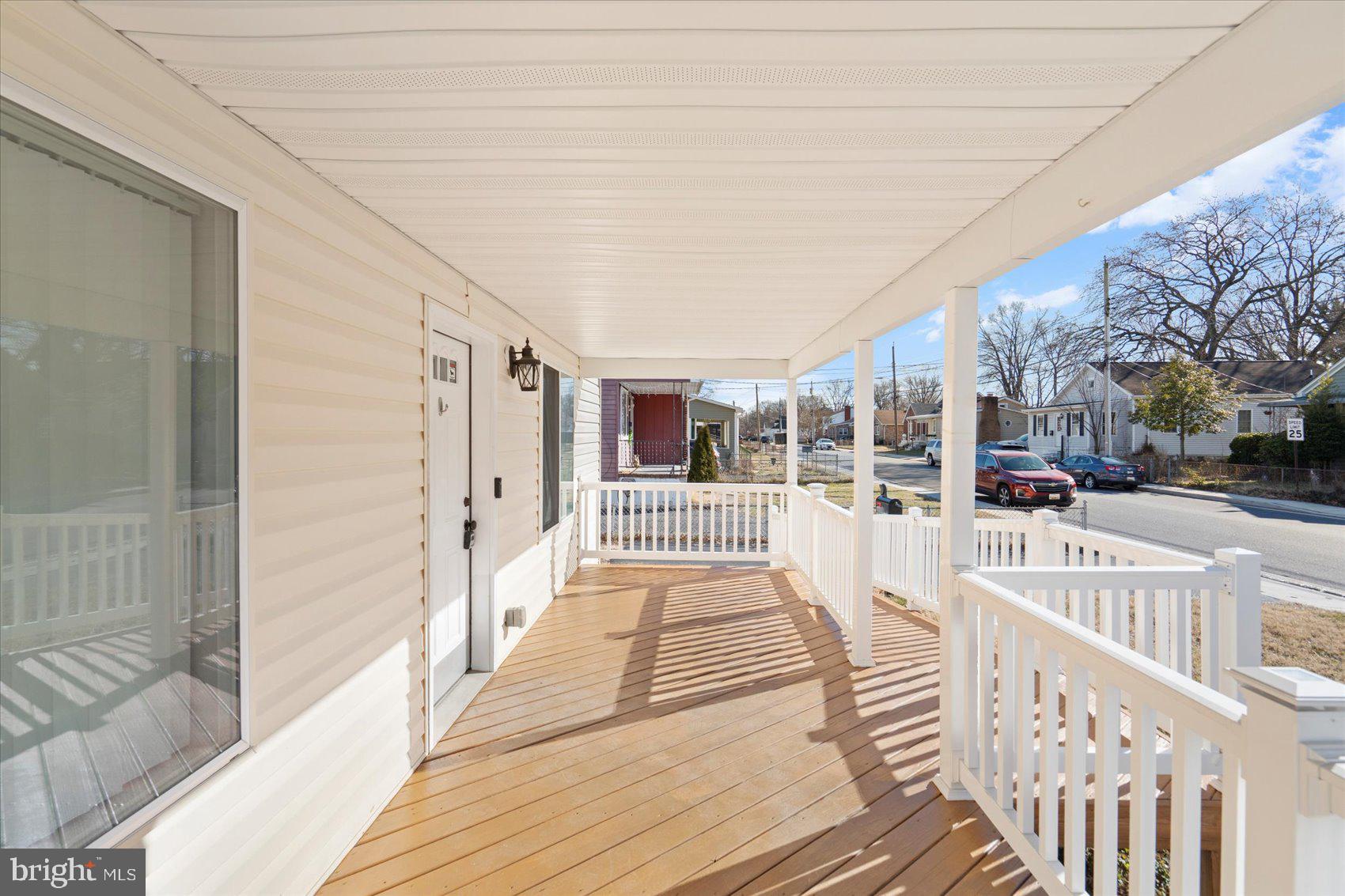 COUNTRY CLUB - Residential