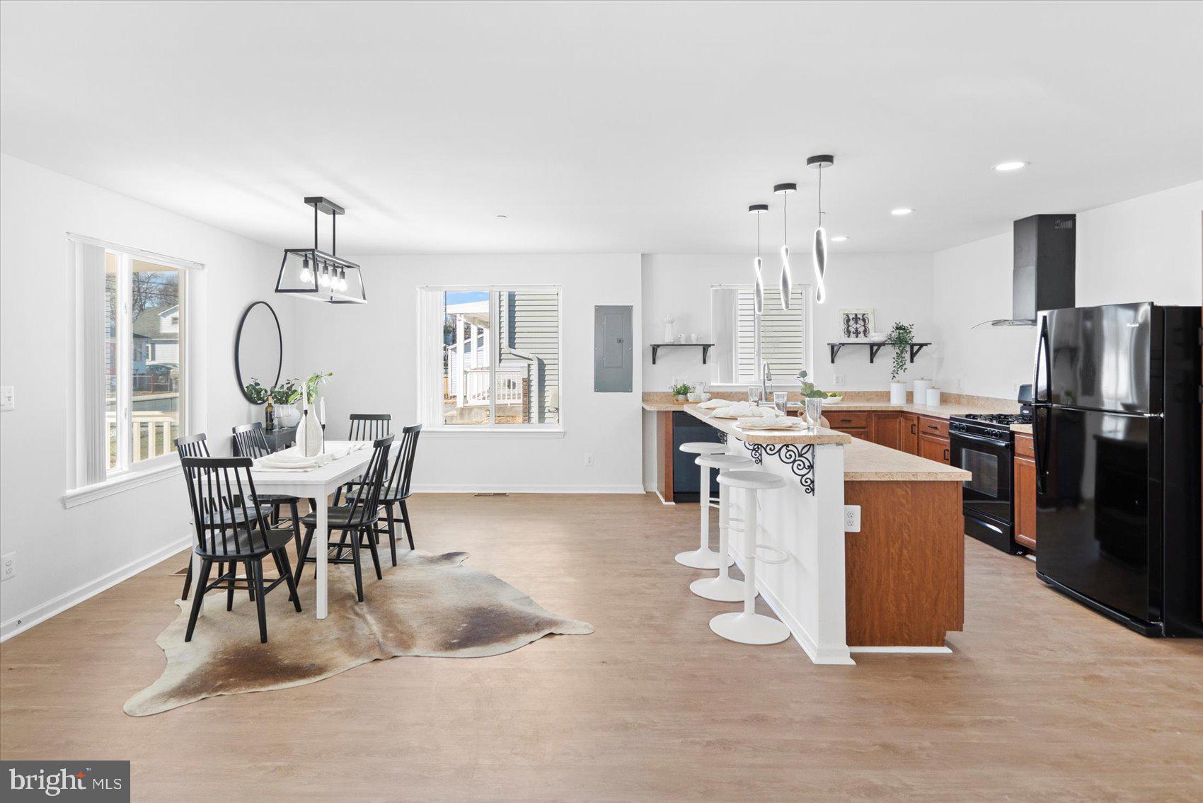 COUNTRY CLUB - Residential