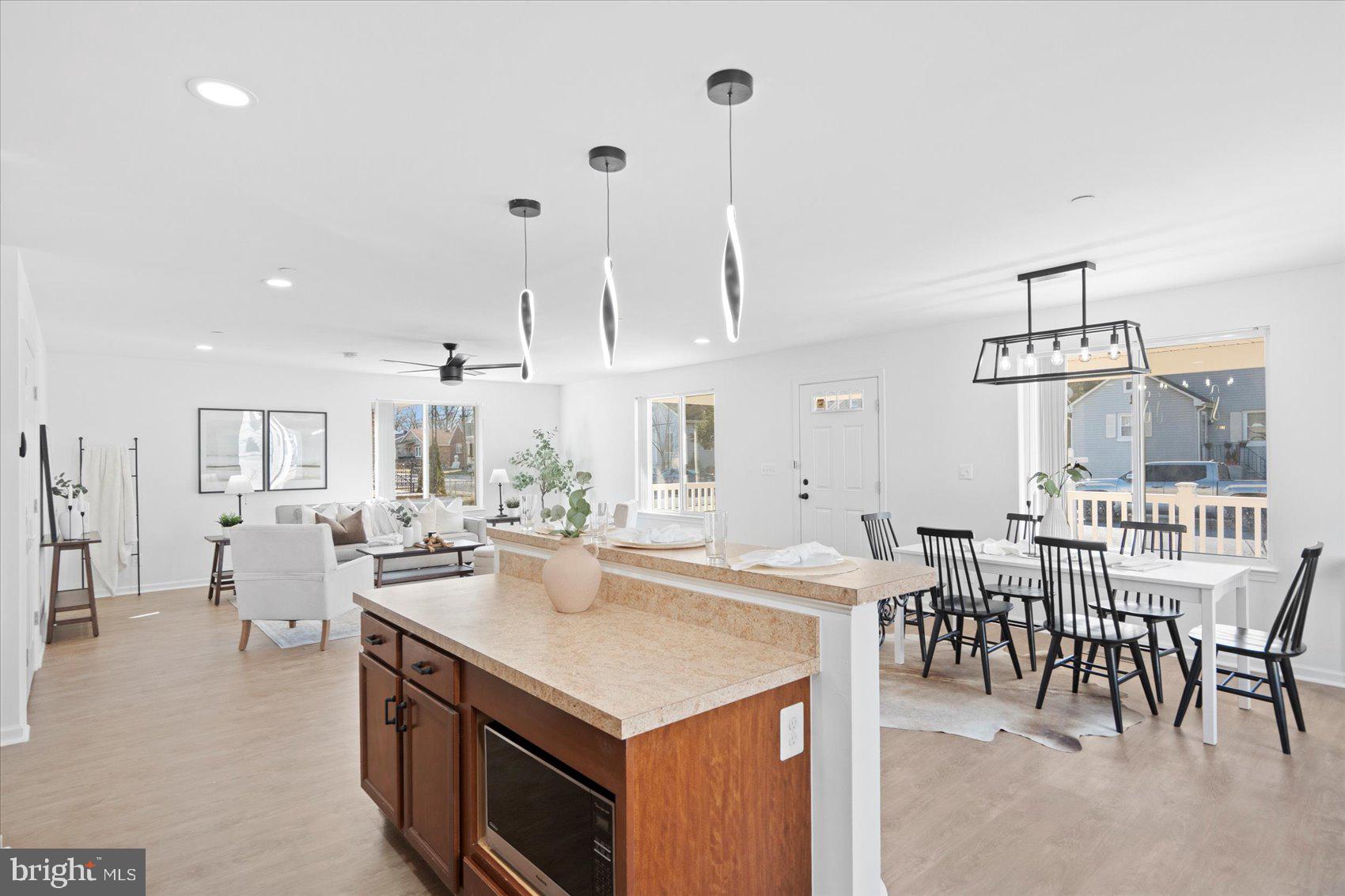 COUNTRY CLUB - Residential