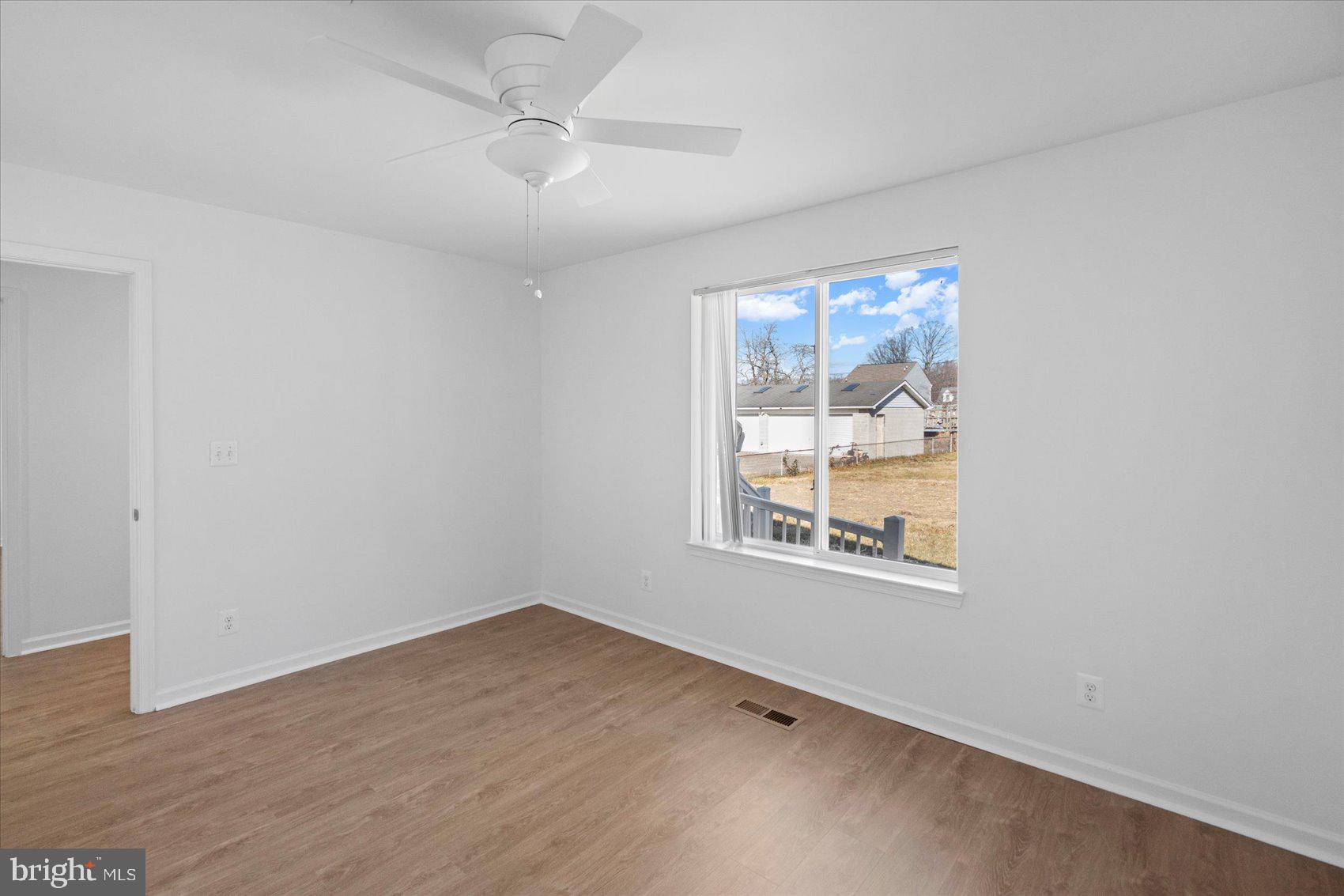 COUNTRY CLUB - Residential