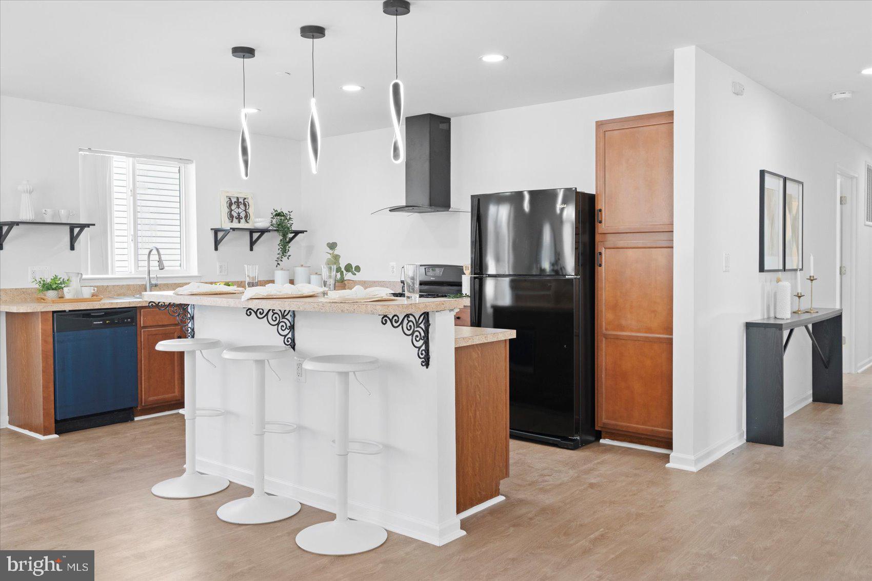 COUNTRY CLUB - Residential