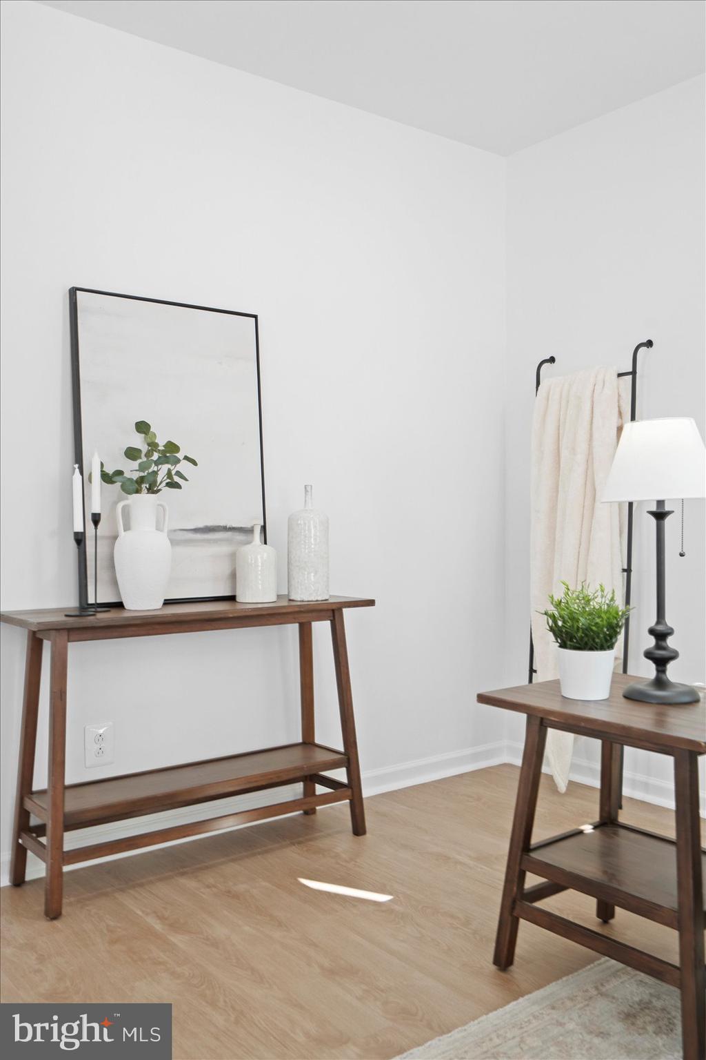 COUNTRY CLUB - Residential